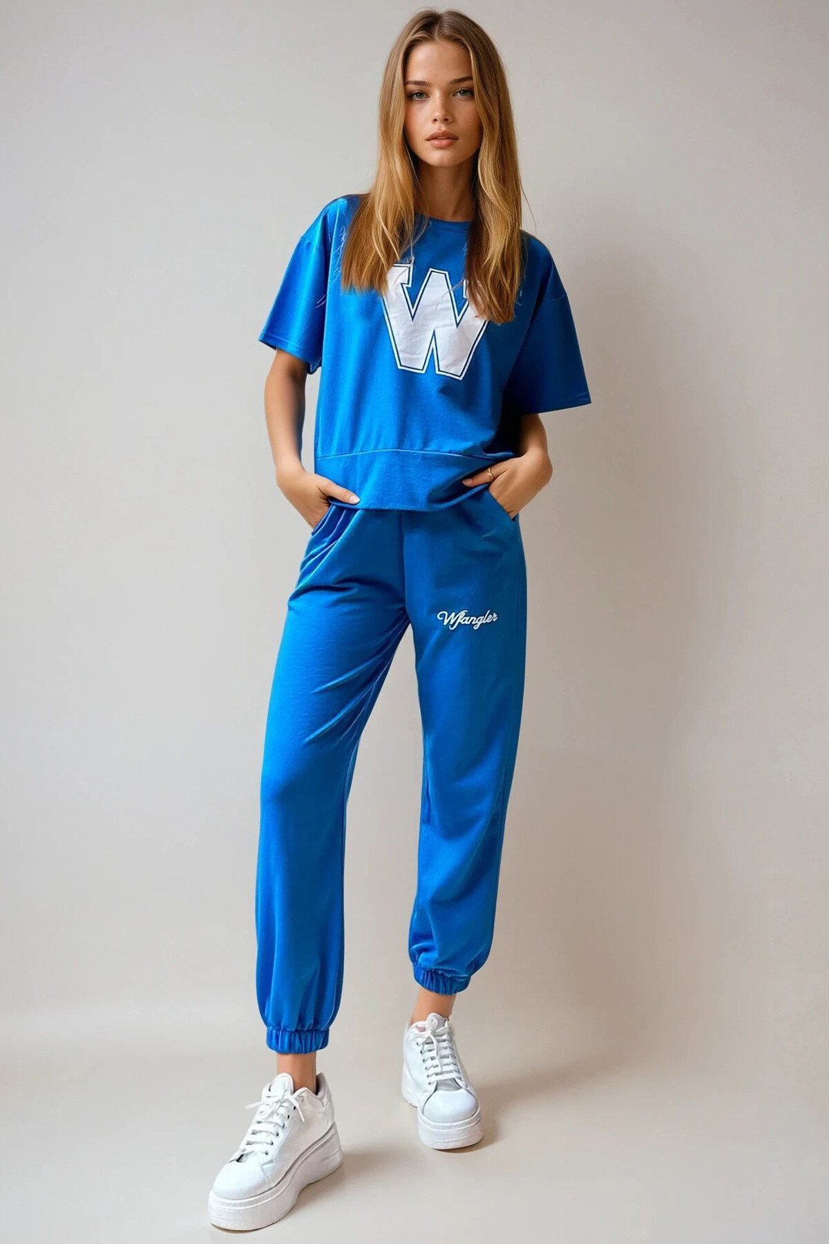 Saks Baskılı T Shirt Ve Yüksek Bel Jogging Takım