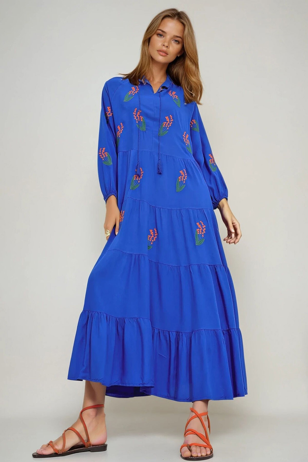 Saks Hakim Yaka Nakışlı Kat Kat Volanlı Dokuma Elbise