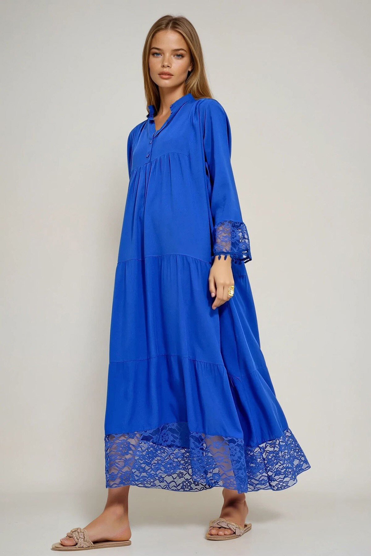 Saks Hakim Yaka Robası Düğmeli Dantel Detaylı Maxiboy Elbise