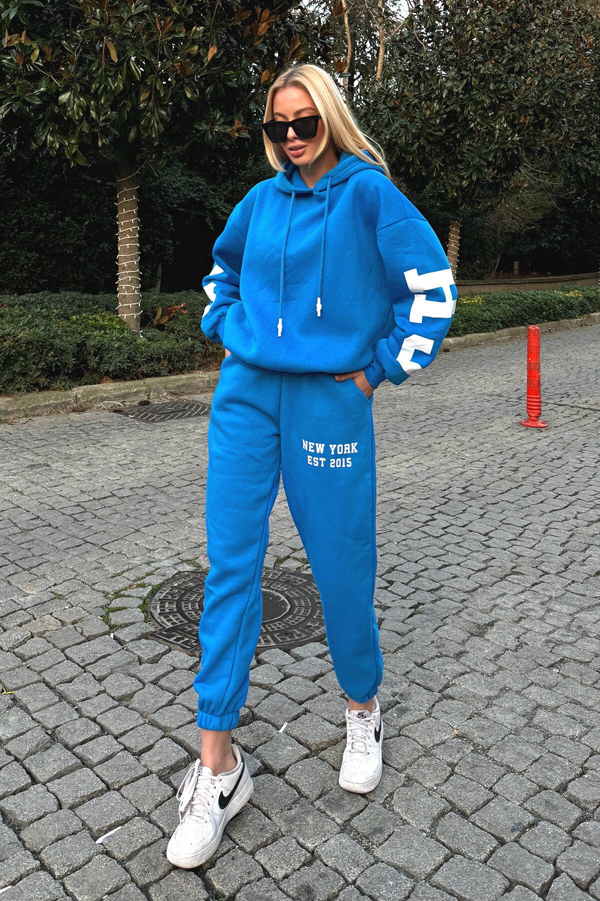 Saks Kapüşonlu 3 İplik Şardonlu ve Paçası Lastikli Eşofman Takımı