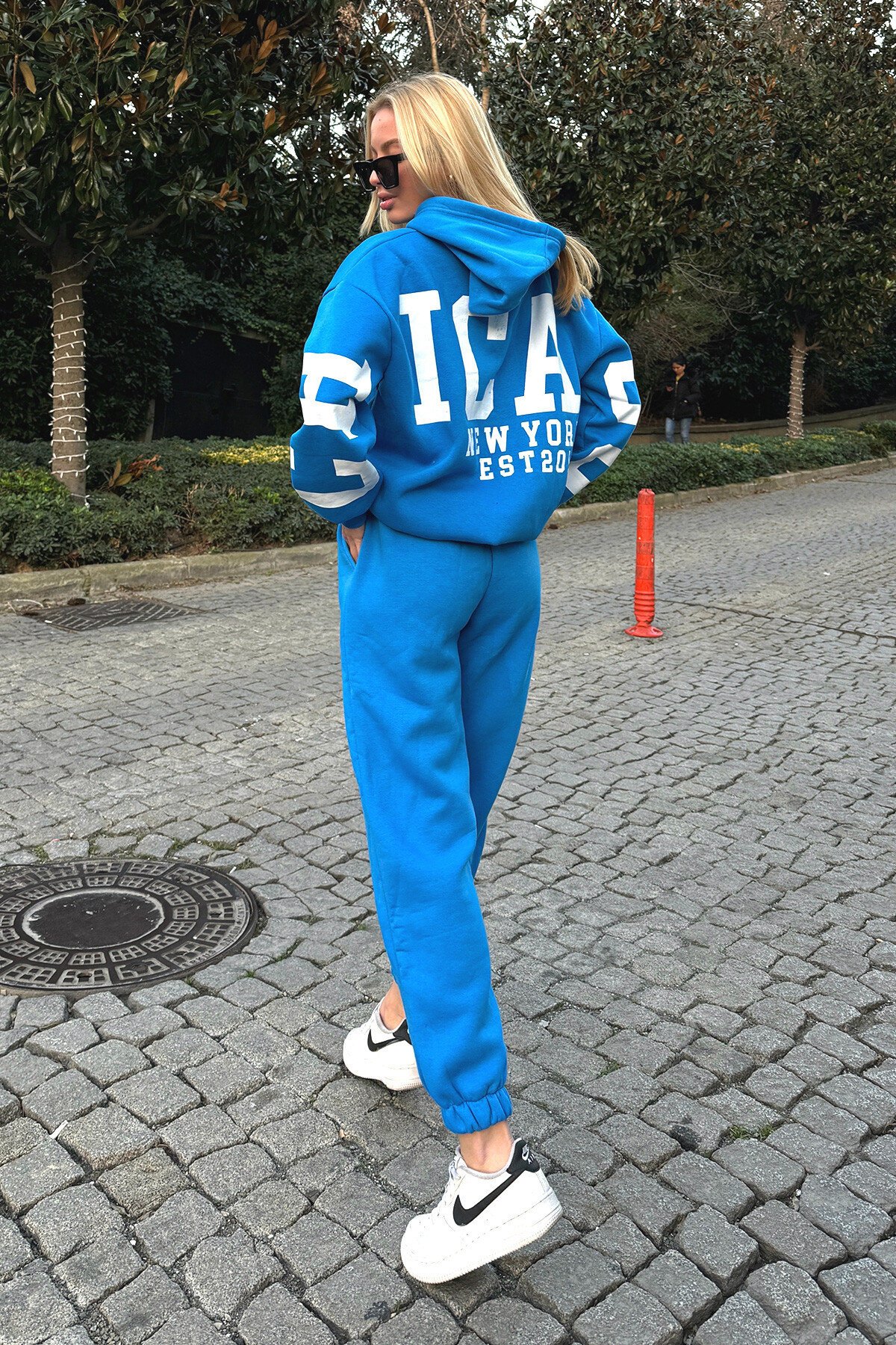 Saks Kapüşonlu 3 İplik Şardonlu ve Paçası Lastikli Eşofman Takımı