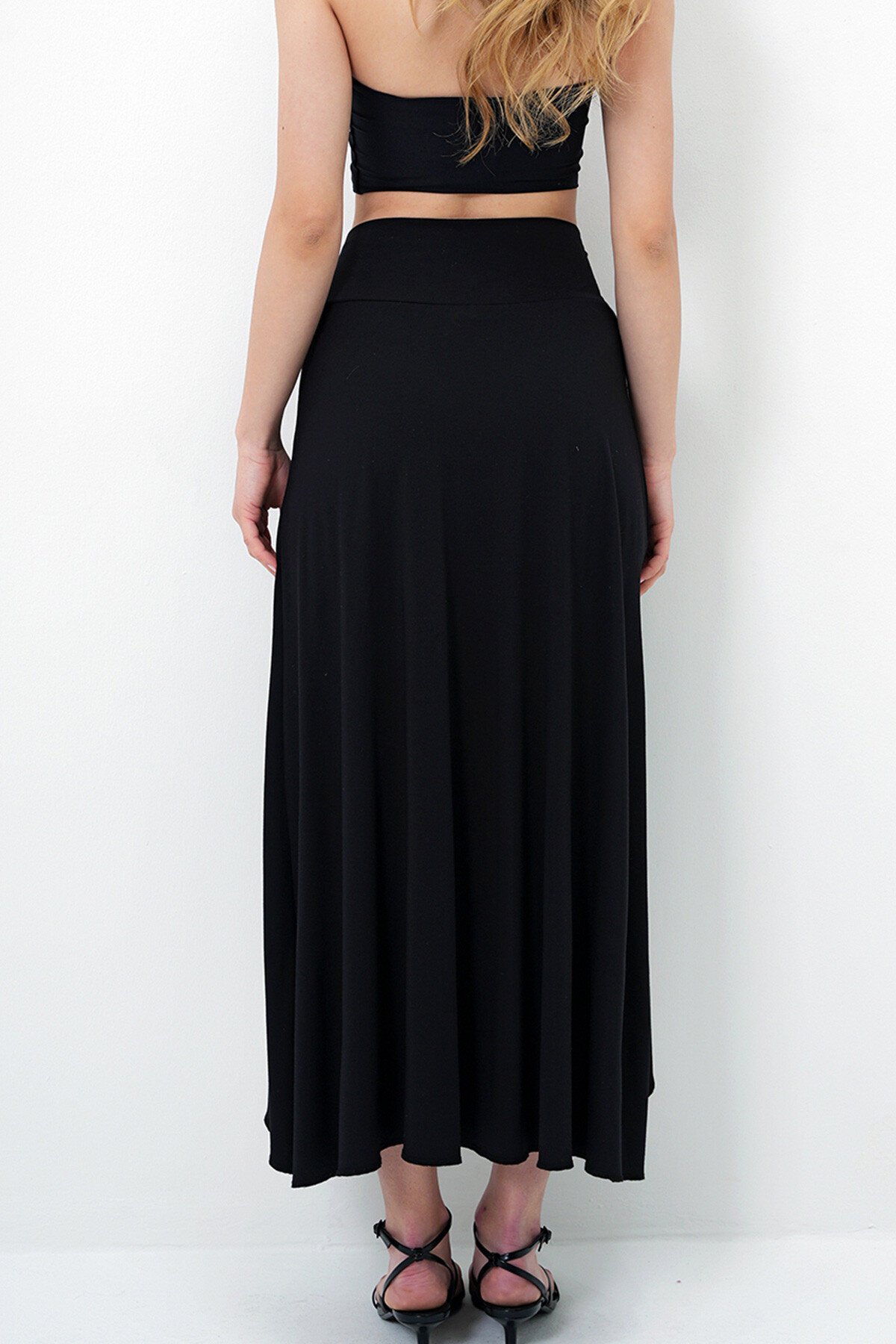 Siyah Asimetrik Kesim İçi Şortlu Modal Kumaş Maxi Boy Yırtmaçlı Etek