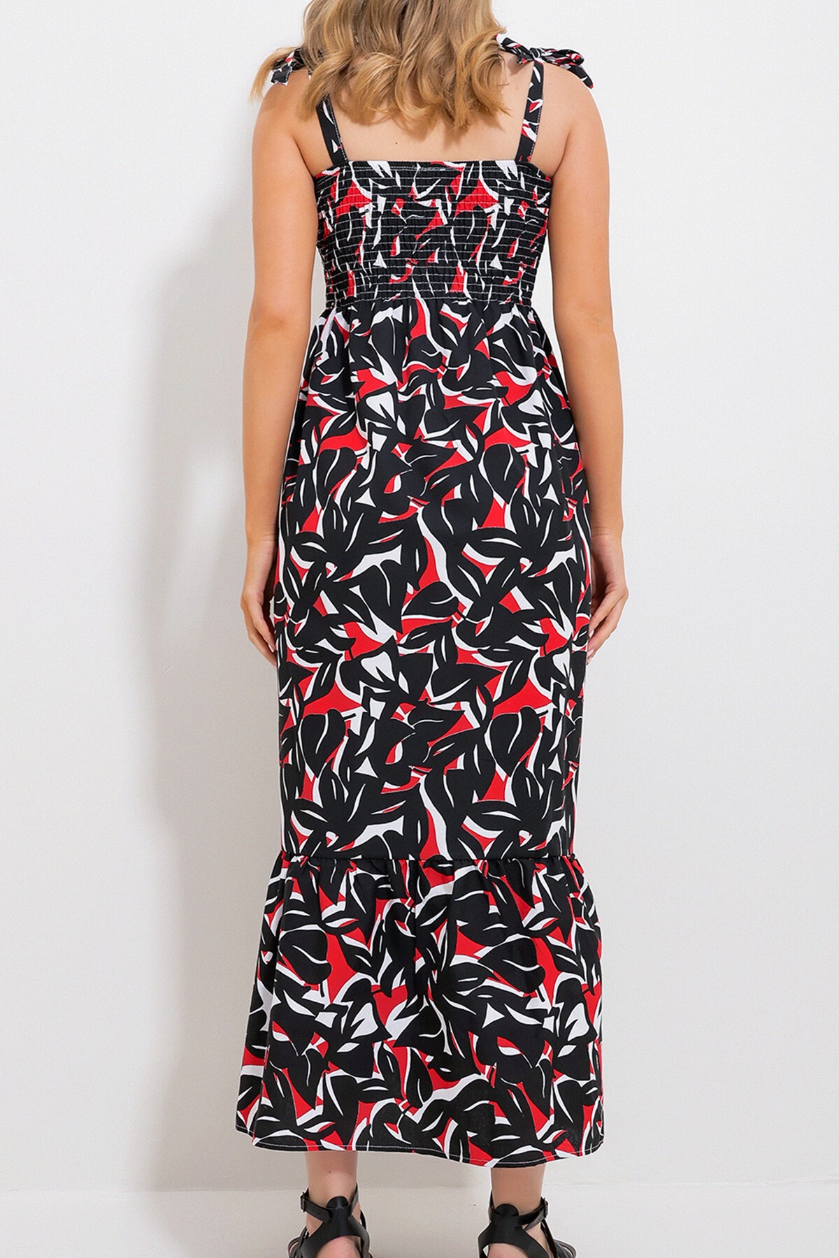 Siyah Askılı Eteği Volanlı Çiçek Desenli Gipeli Dokuma Elbise