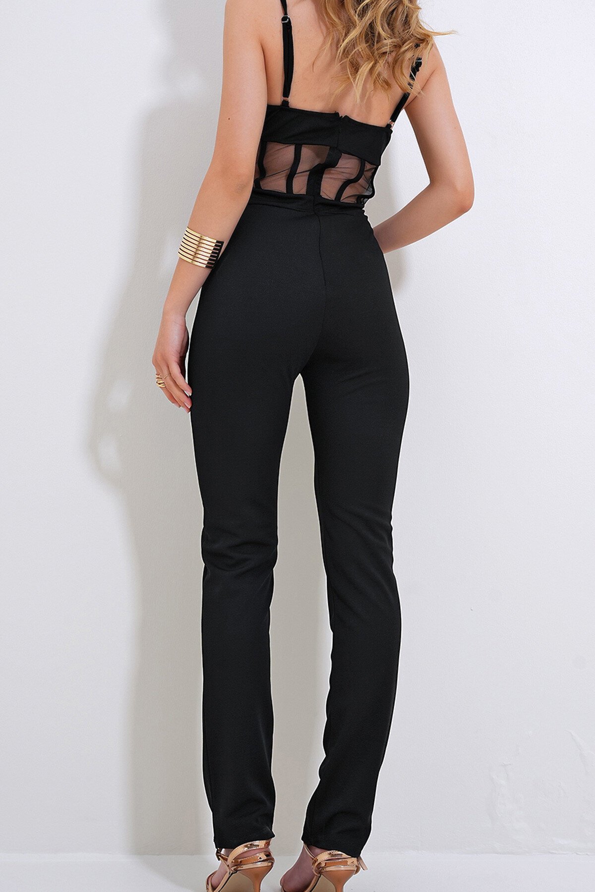 Siyah Askılı File Detaylı Arkası Fermuarlı Tulum