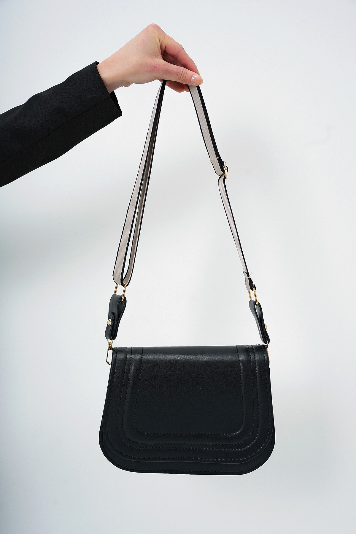 Siyah Ayarlanabilir Askılı Omuz Çantası
