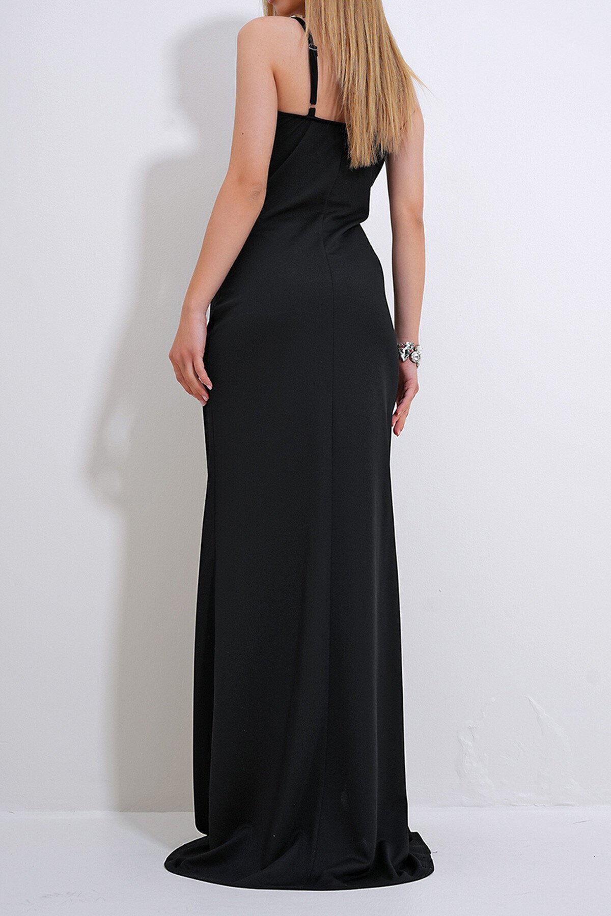 Siyah Ayarlanabilir Askılı Out Cut Kesim Yırtmaçlı Mezuniyet Elbise