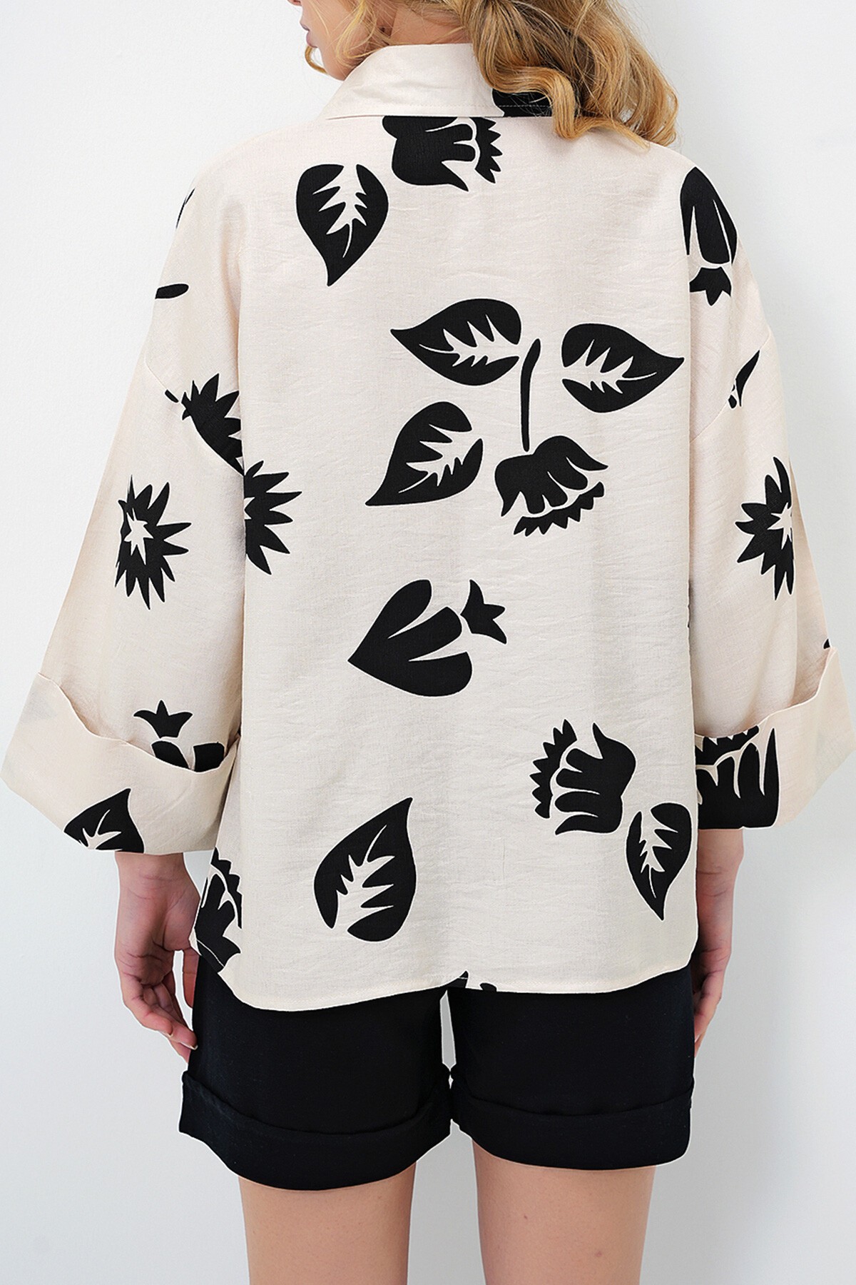 Siyah Bej Double Manşetli Yaprak Desenli Dokuma Gömlek