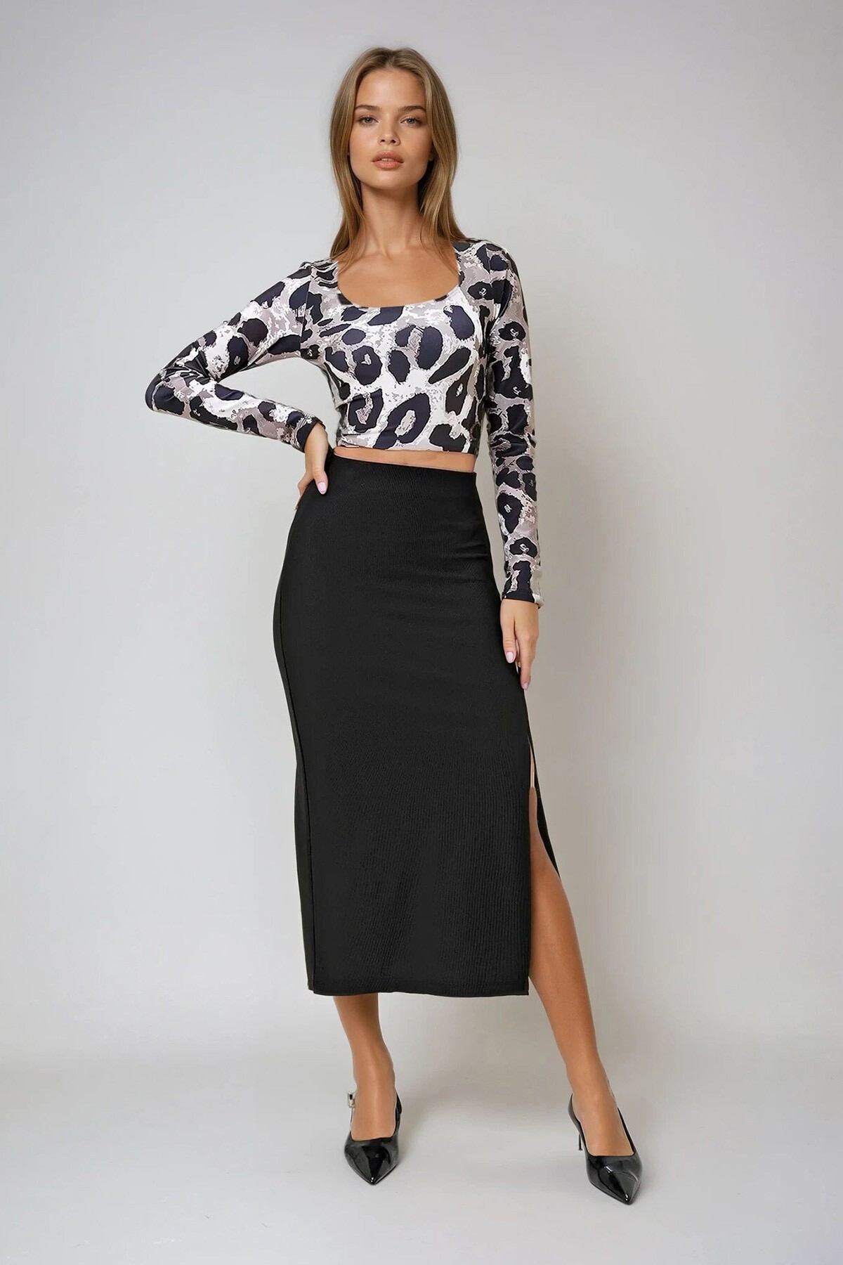 Siyah Beli Lastikli Yırtmaç Detaylı Ottoban Kumaş Midi Boy Etek