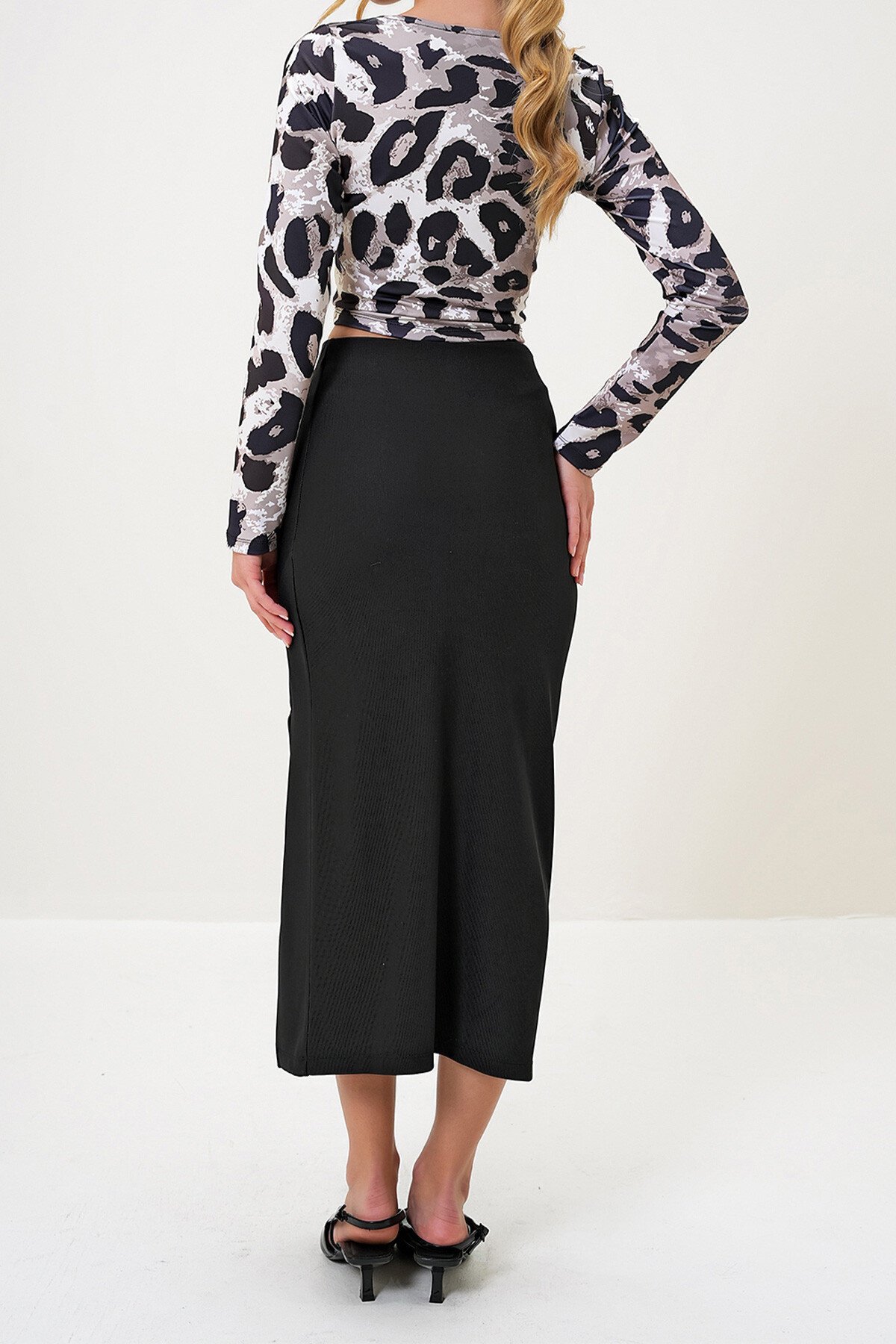 Siyah Beli Lastikli Yırtmaç Detaylı Ottoban Kumaş Midi Boy Etek