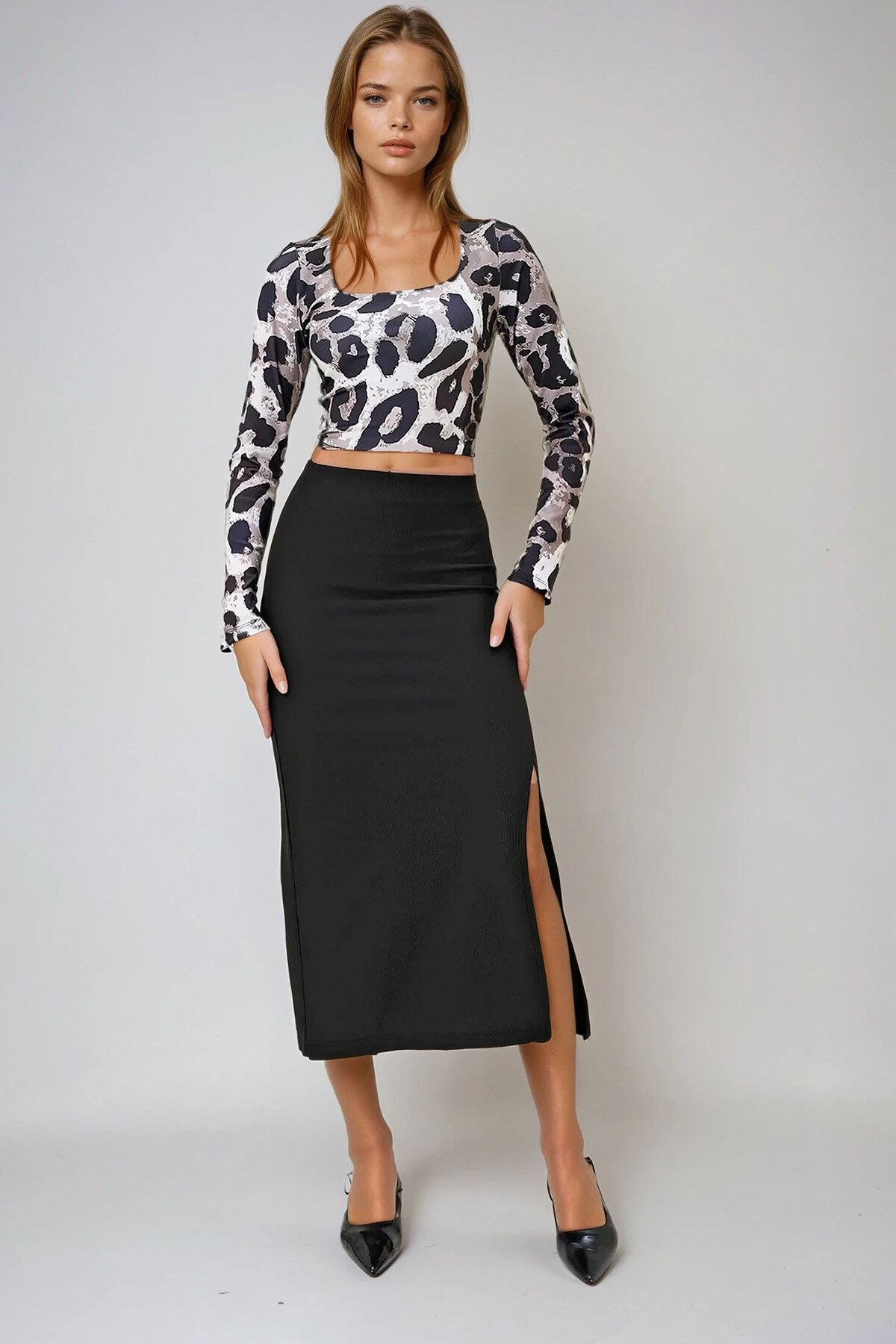 Siyah Beli Lastikli Yırtmaç Detaylı Ottoban Kumaş Midi Boy Etek