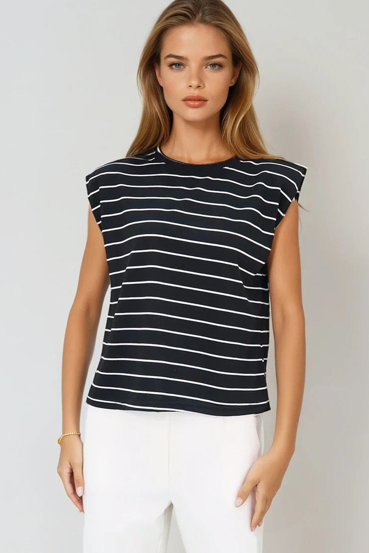 Siyah Bisiklet Ribana Yakalı Omuzları Vatkalı Çizgili T Shirt