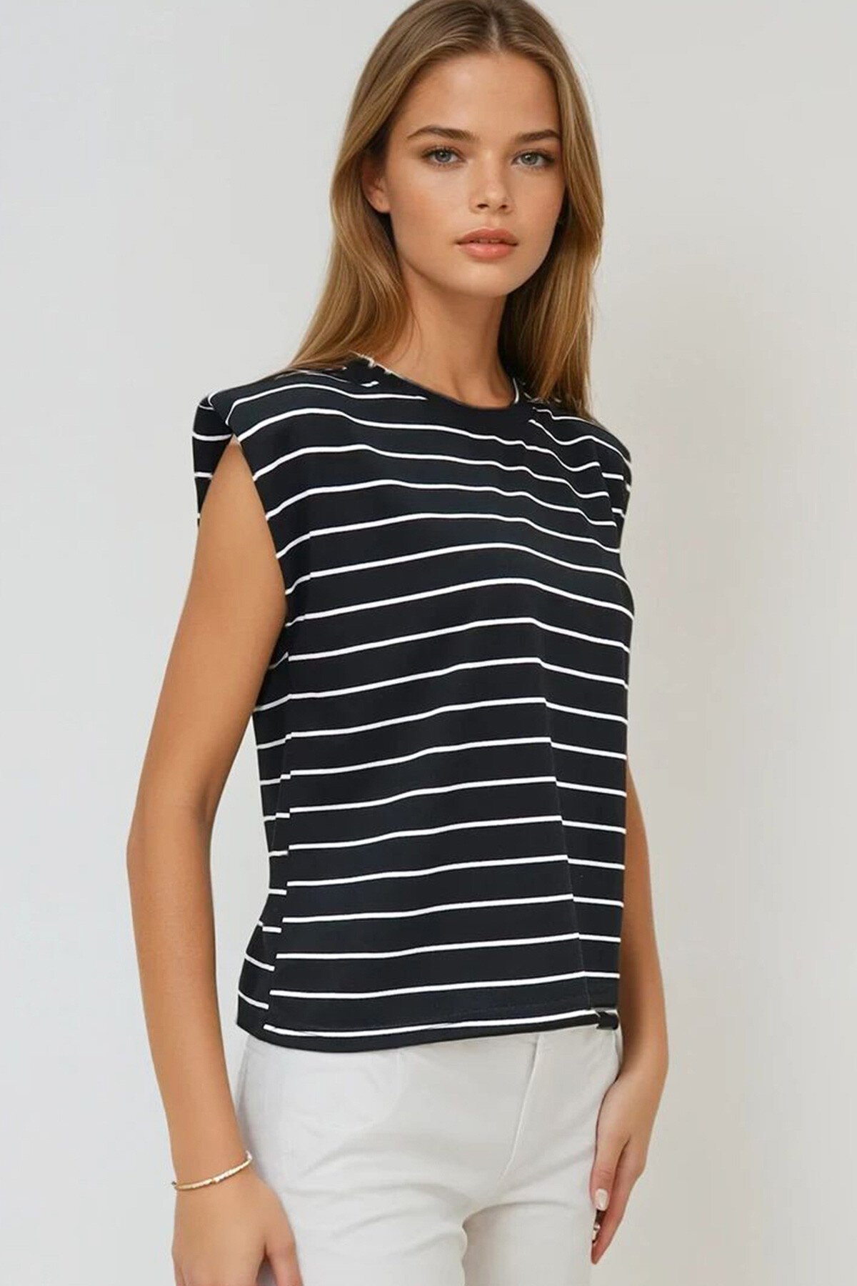 Siyah Bisiklet Ribana Yakalı Omuzları Vatkalı Çizgili T Shirt