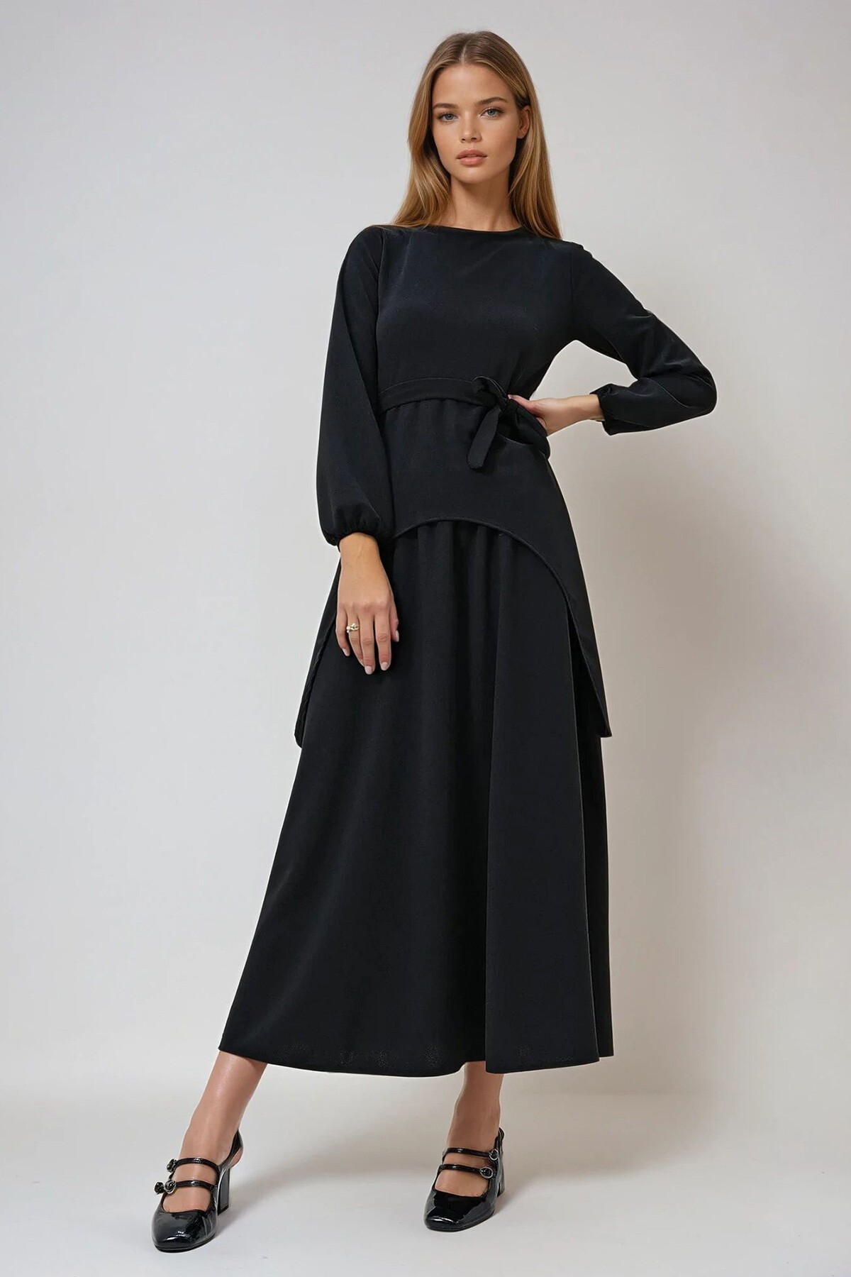 Siyah Bisiklet Yaka Asimetrik Kesim Tunik Ve Etek Takım