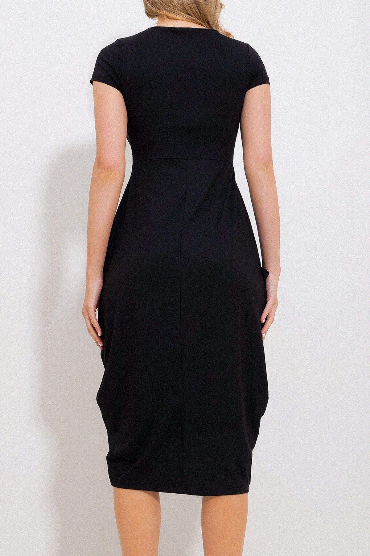 Siyah Bisiklet Yaka Çift Cepli Elbise