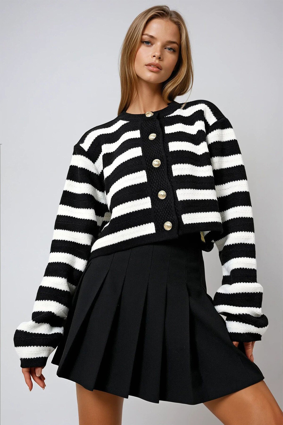 Siyah Bisiklet Yaka Çizgili Gold Düğmeli Örme Triko Hırka