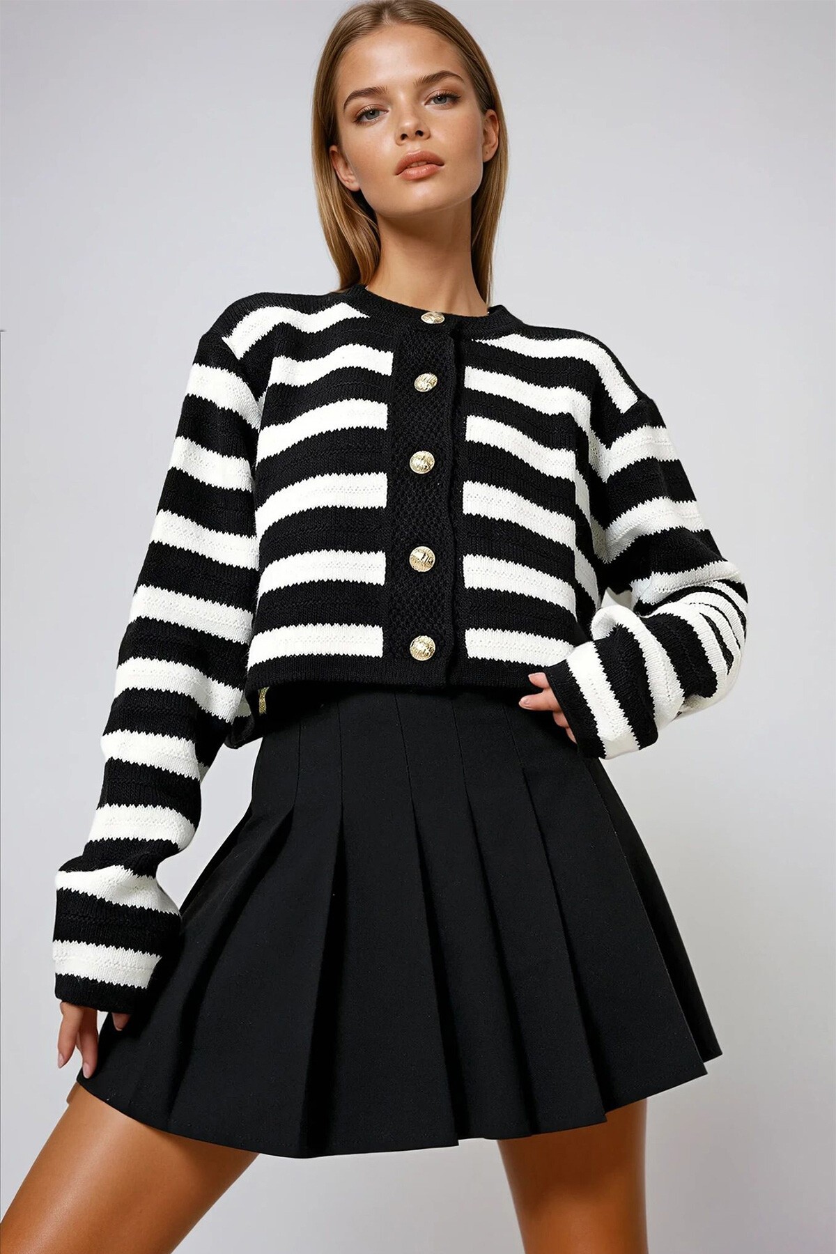 Siyah Bisiklet Yaka Çizgili Gold Düğmeli Örme Triko Hırka