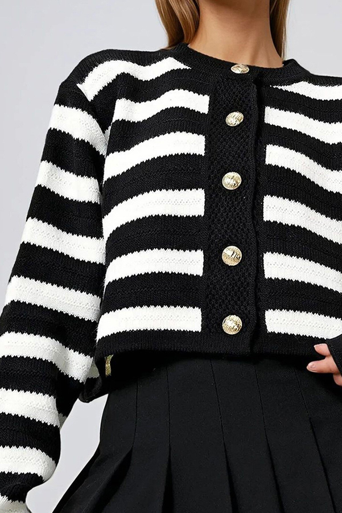 Siyah Bisiklet Yaka Çizgili Gold Düğmeli Örme Triko Hırka