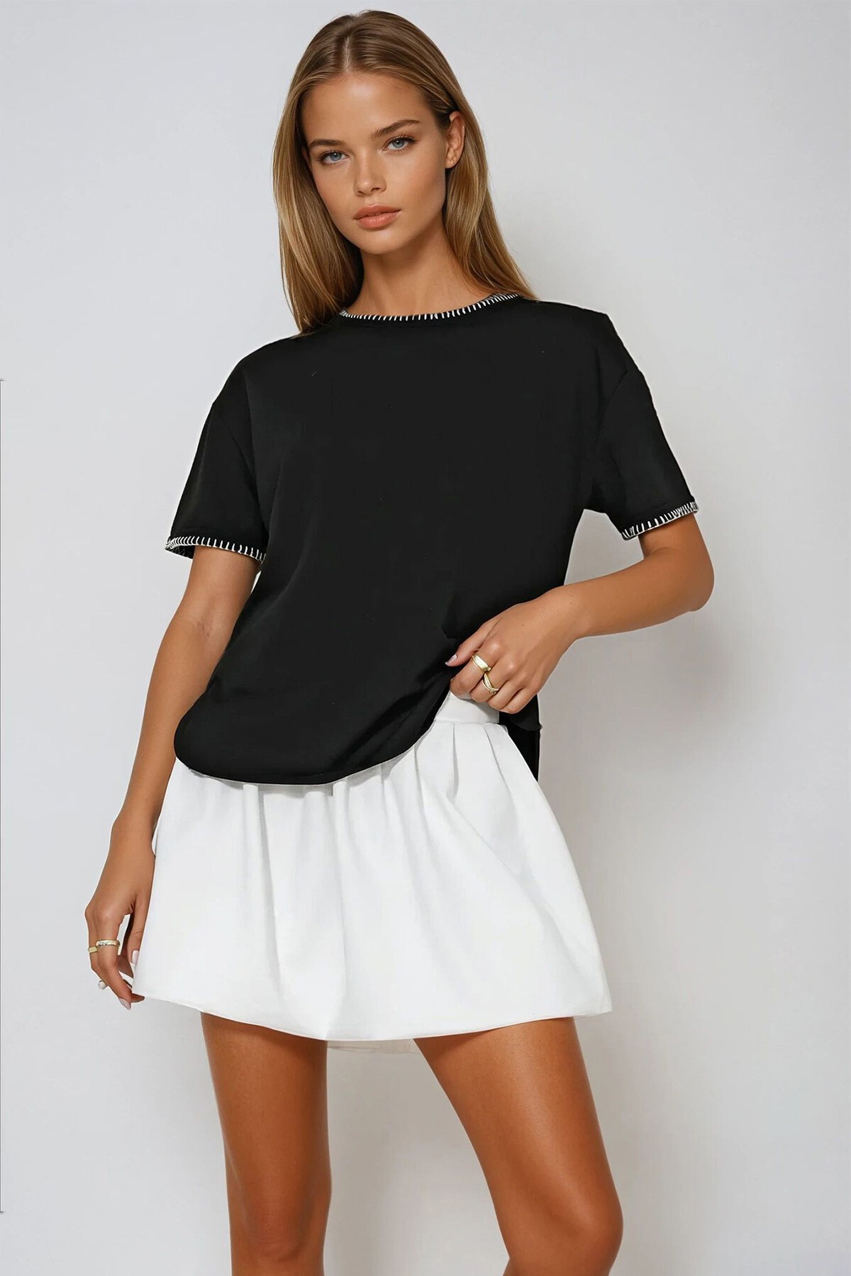 Siyah Bisiklet Yaka Çoban Dikişli Relaxed Fit Bluz