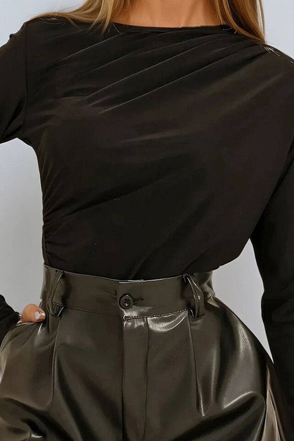 Siyah Bisiklet Yaka Drapeli Sandy Bluz