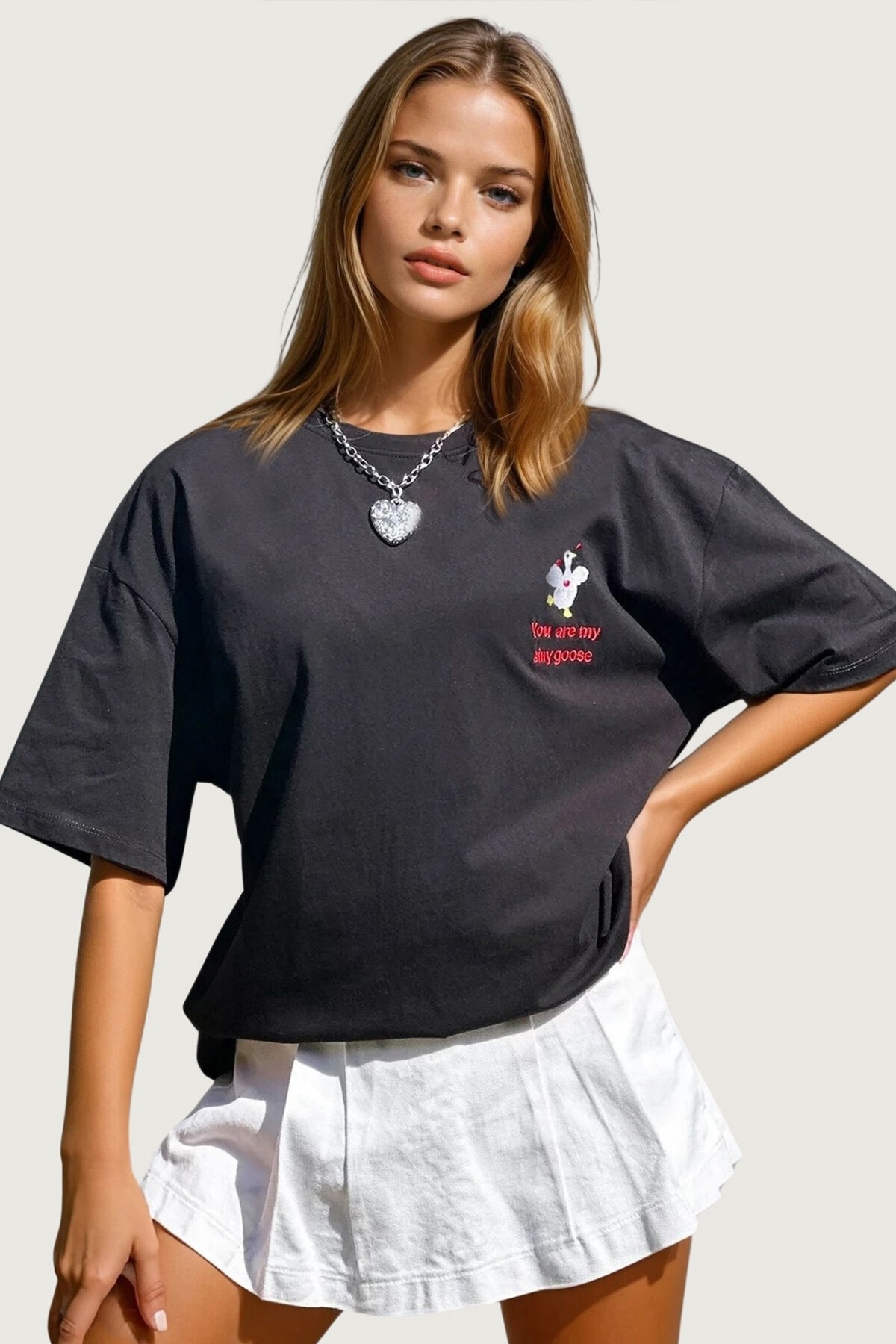 Siyah Bisiklet Yaka Önü Nakışlı Oversize Unisex T Shirt