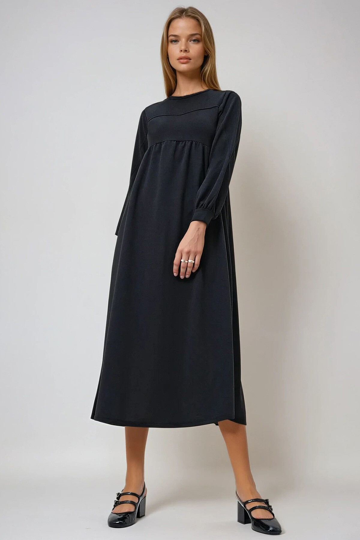 Siyah Bisiklet Yaka Robalı İki İplik Mevsimlik Örme Kumaş Uzun Elbise