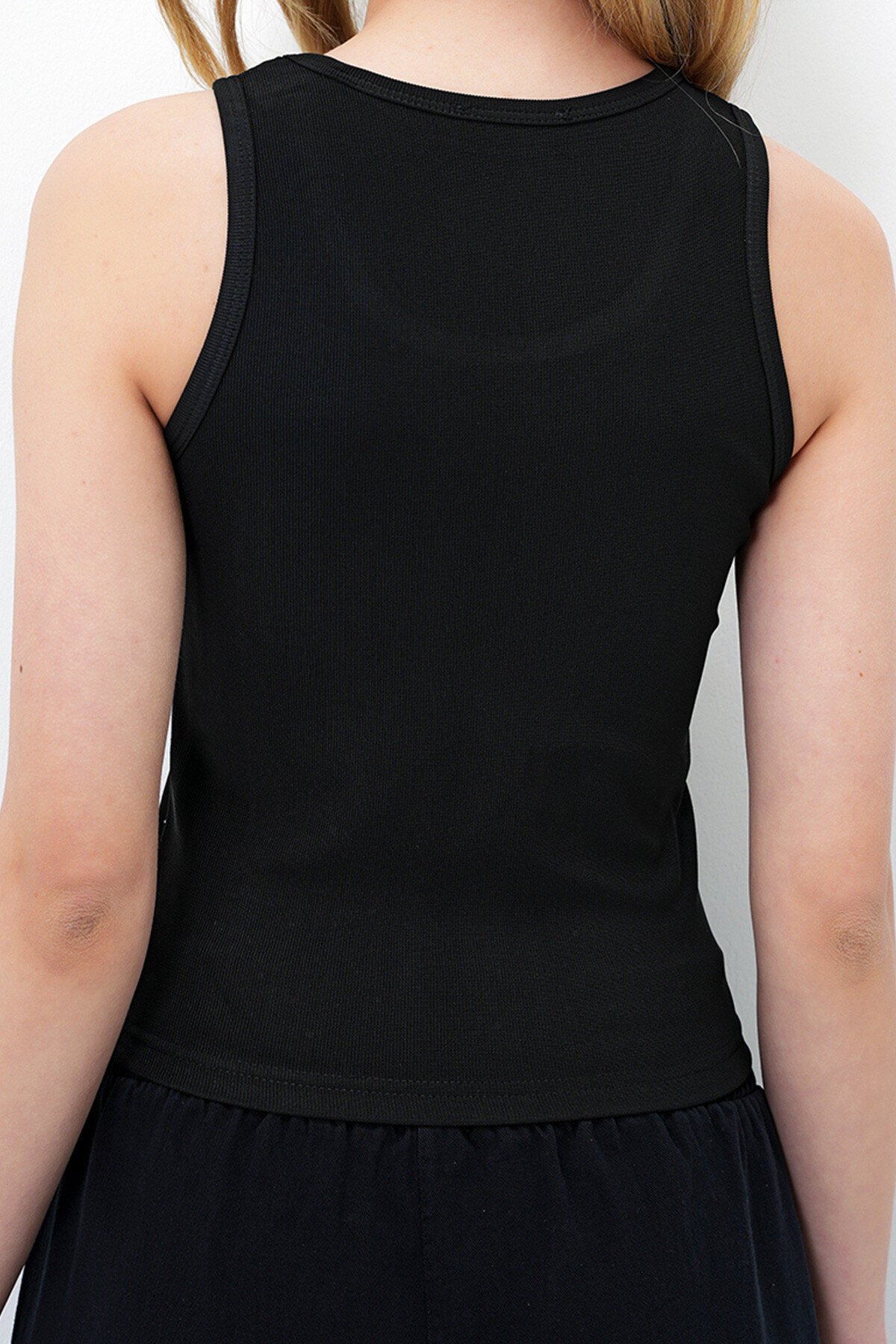 Siyah Bisiklet Yaka Taş İşlemeli Ottoban Askılı Bluz