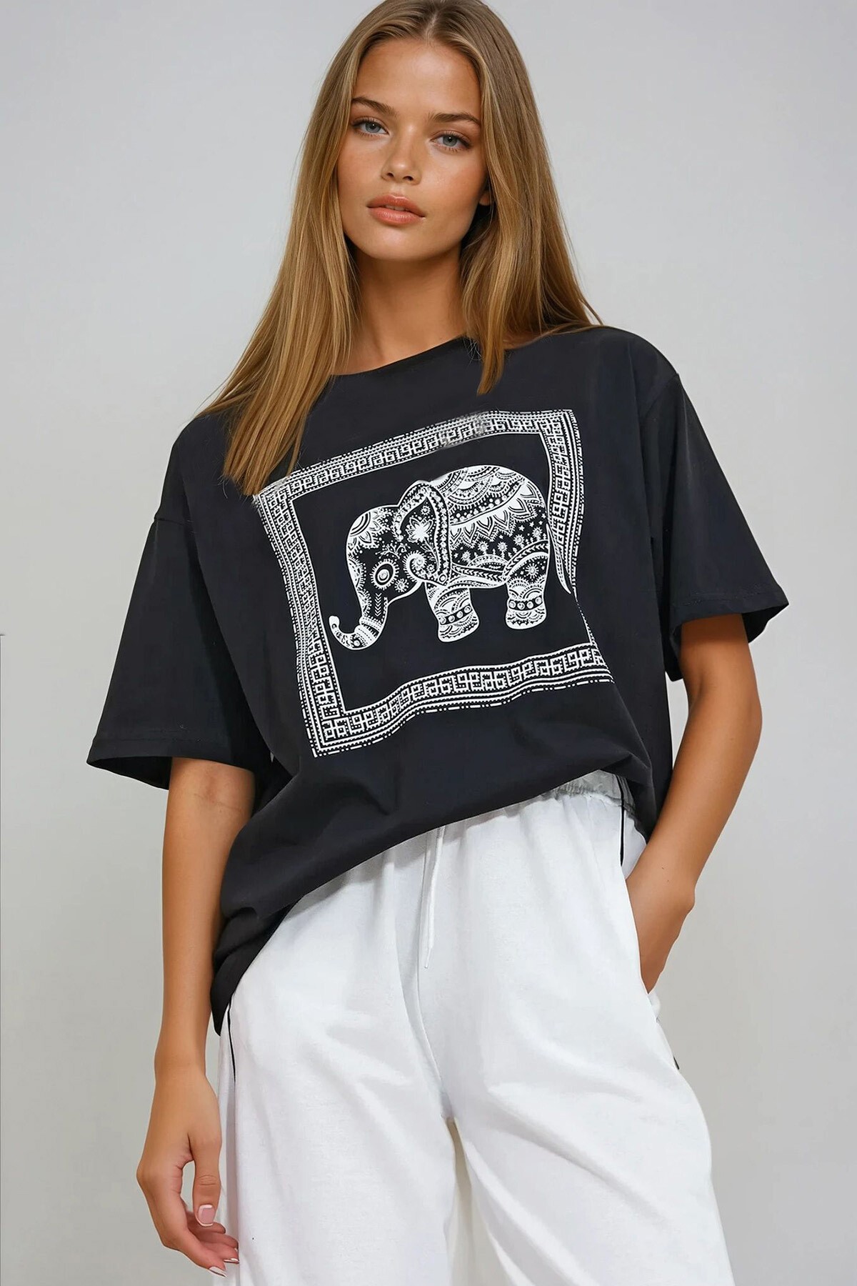 Siyah Bisiklet Yaka Taşlı Fil Baskılı Oversize T Shirt