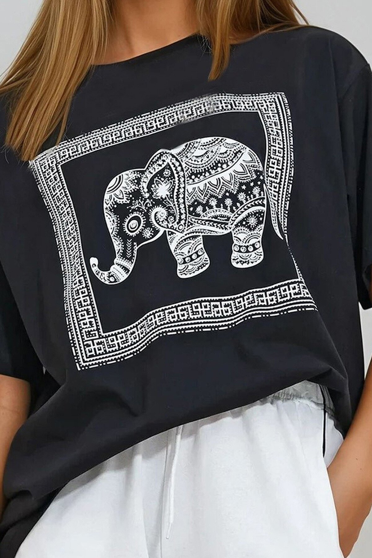 Siyah Bisiklet Yaka Taşlı Fil Baskılı Oversize T Shirt