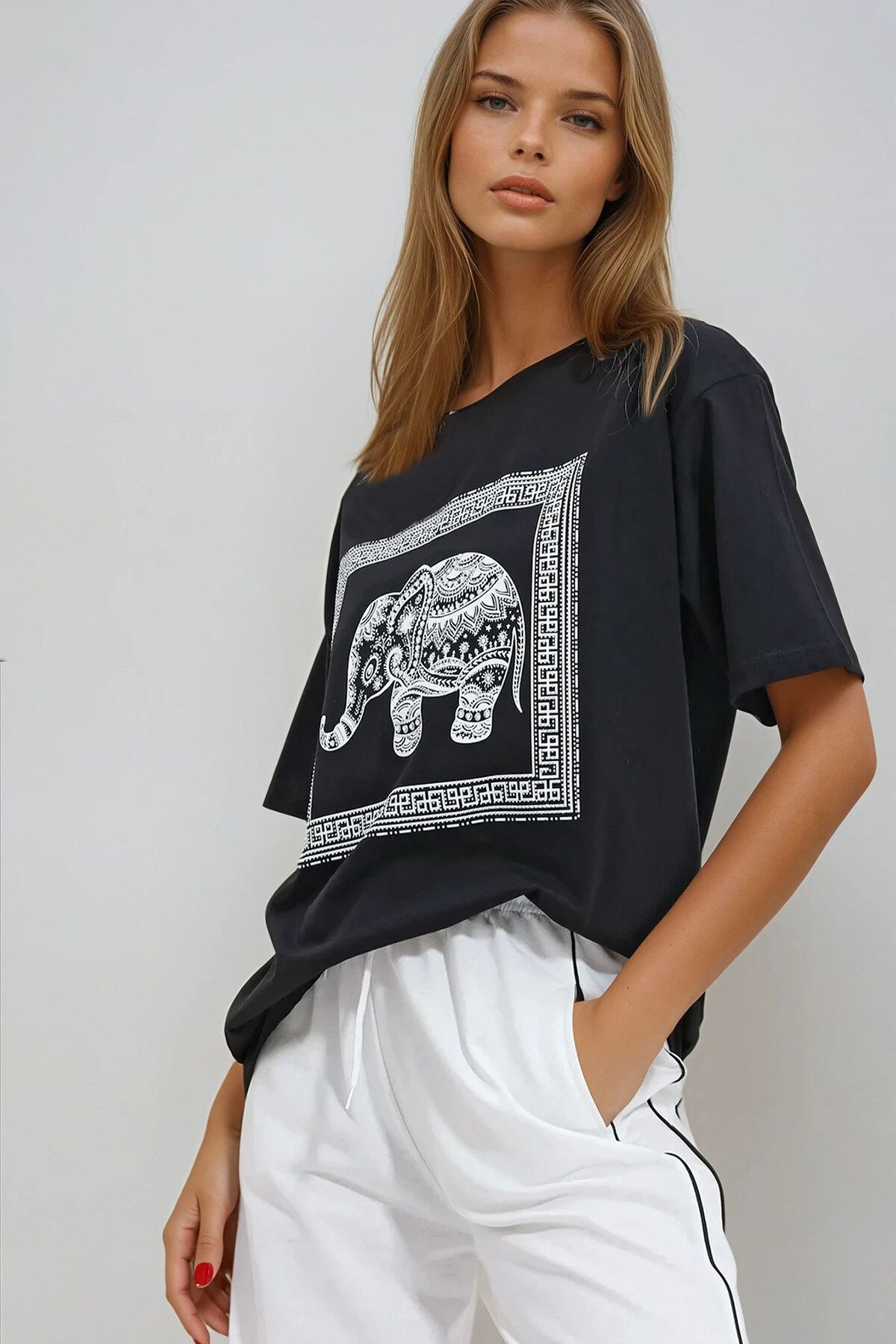 Siyah Bisiklet Yaka Taşlı Fil Baskılı Oversize T Shirt