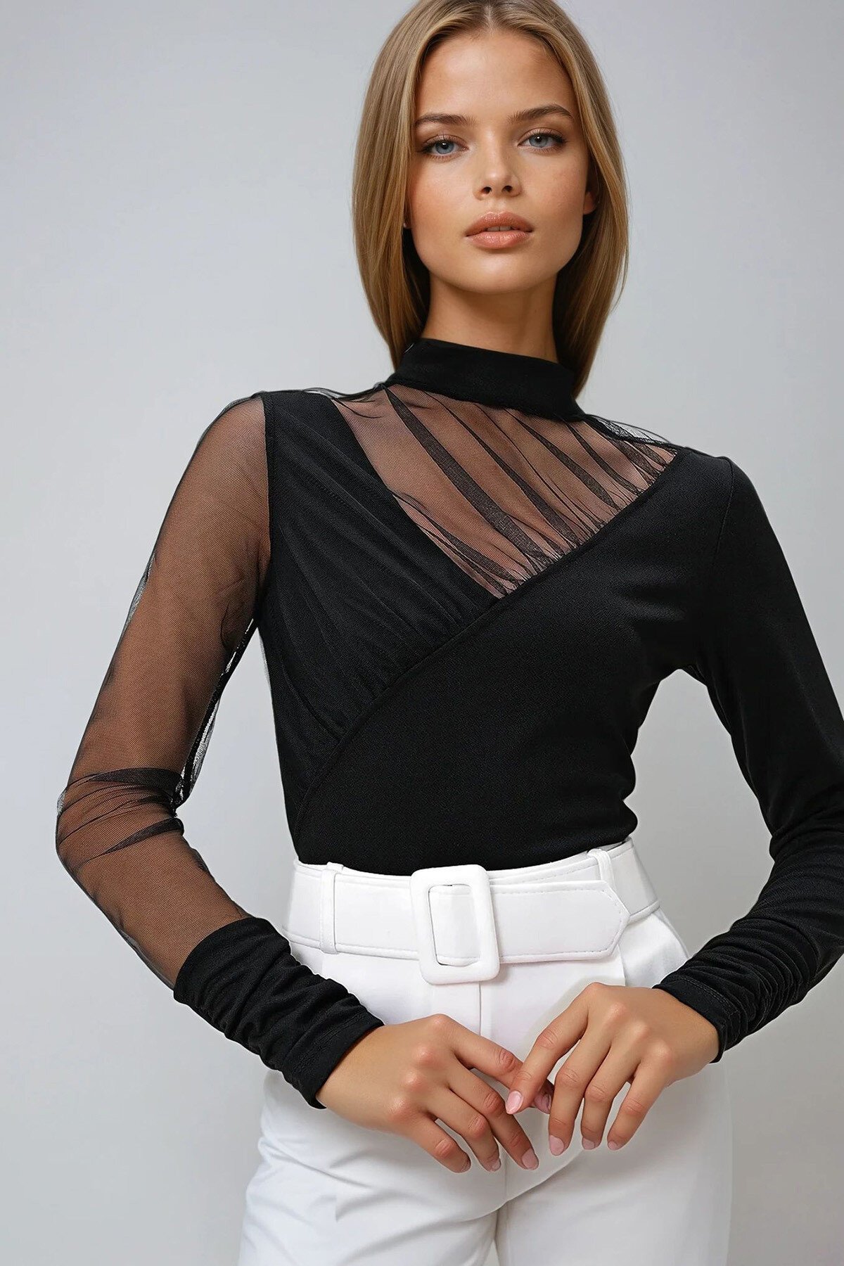 Siyah Bisiklet Yaka Transparan Dekolteli Kolları Tül Örme Krep Bluz