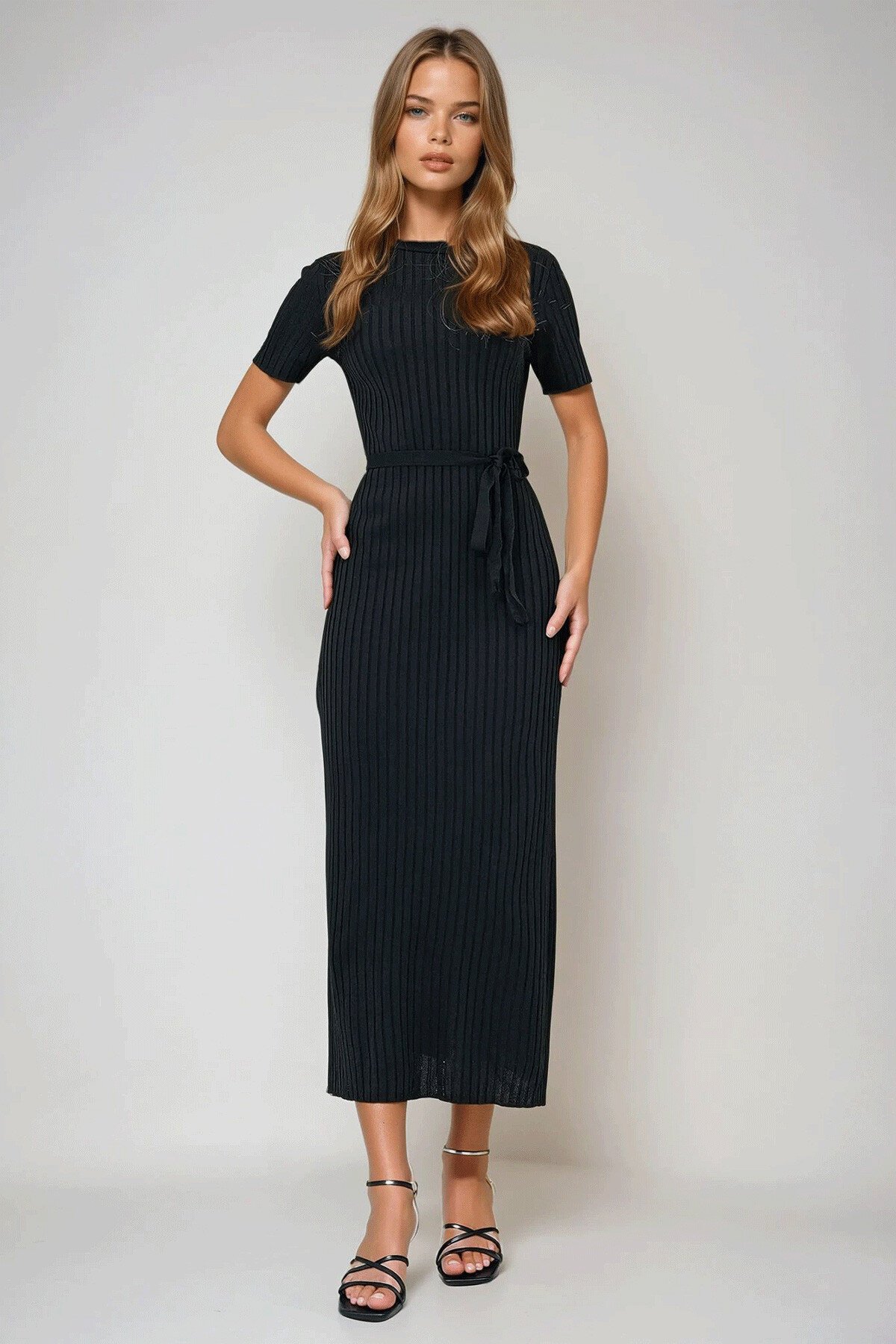 Siyah Bisiklet Yaka Yarım Kol Şeritli Triko Mevsimlik Elbise