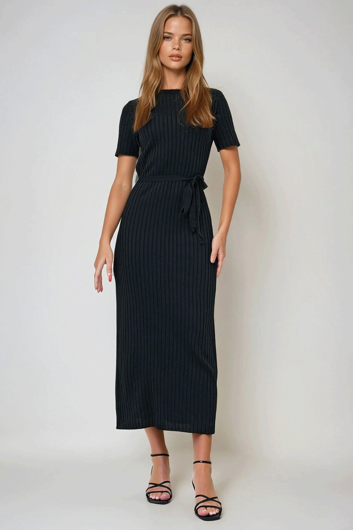 Siyah Bisiklet Yaka Yarım Kol Şeritli Triko Mevsimlik Elbise