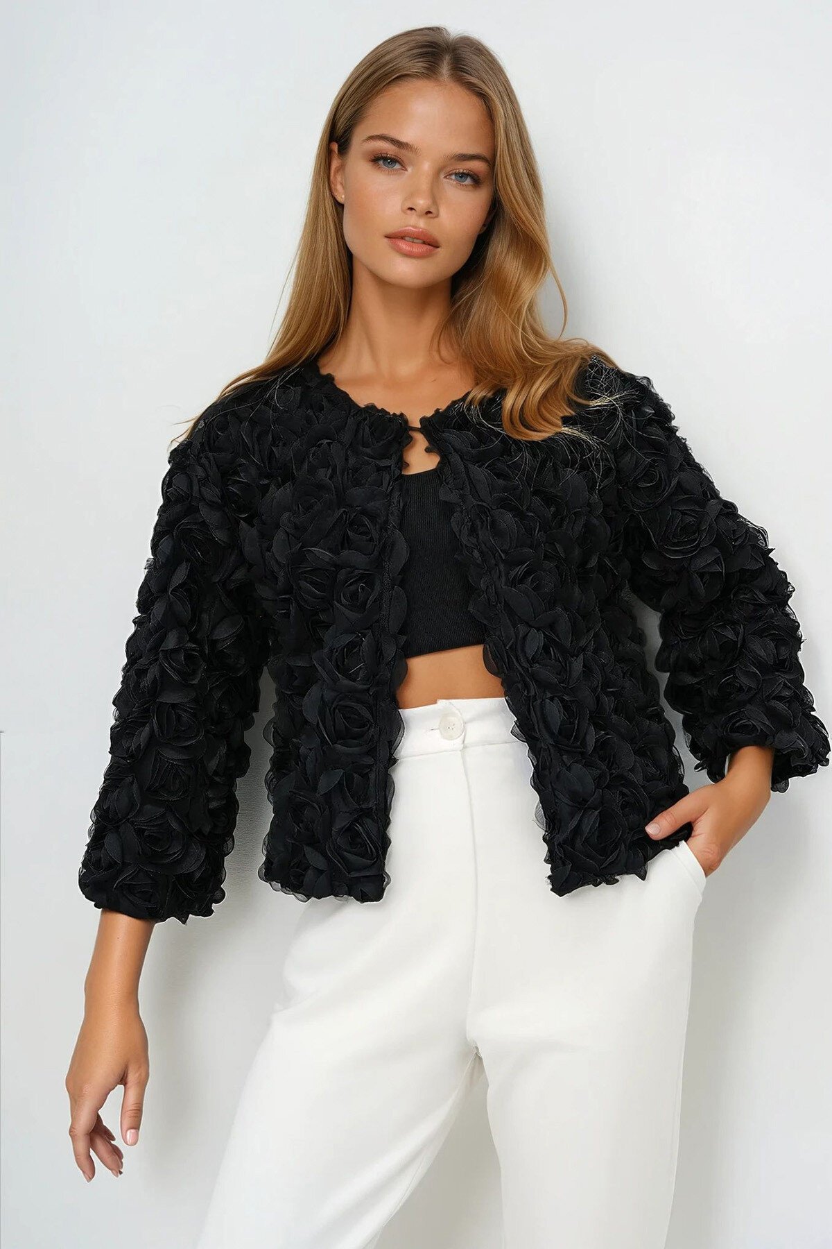 Siyah Çiçek Motifli Astarlı Crop Ceket