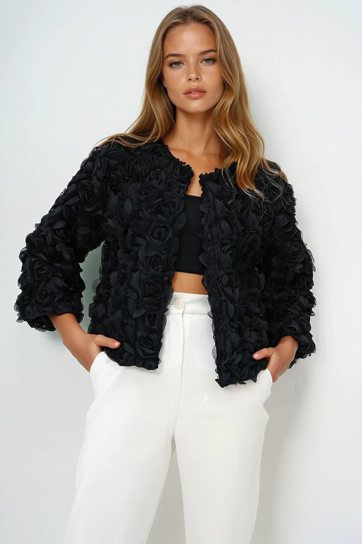 Siyah Çiçek Motifli Astarlı Crop Ceket