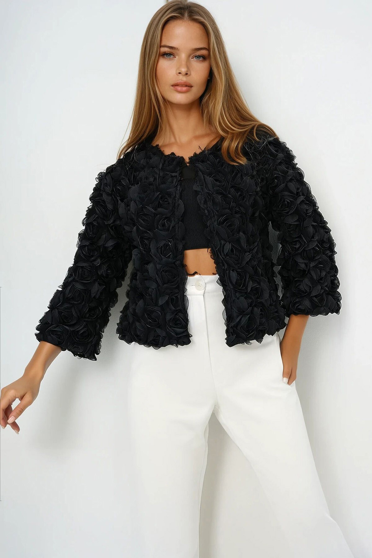 Siyah Çiçek Motifli Astarlı Crop Ceket