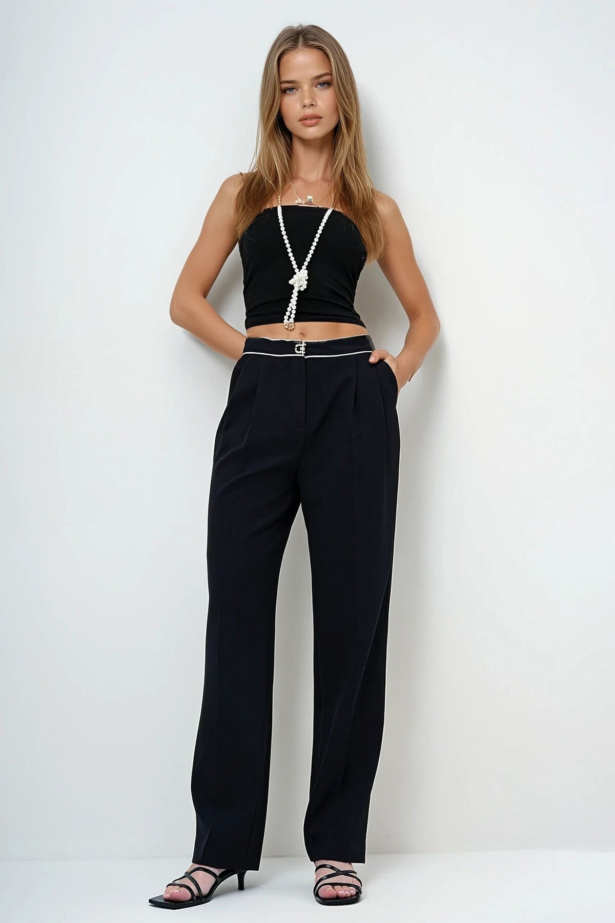 Siyah Çift Cepli Biye Detaylı Piliseli Palazzo Dokuma Pantolon