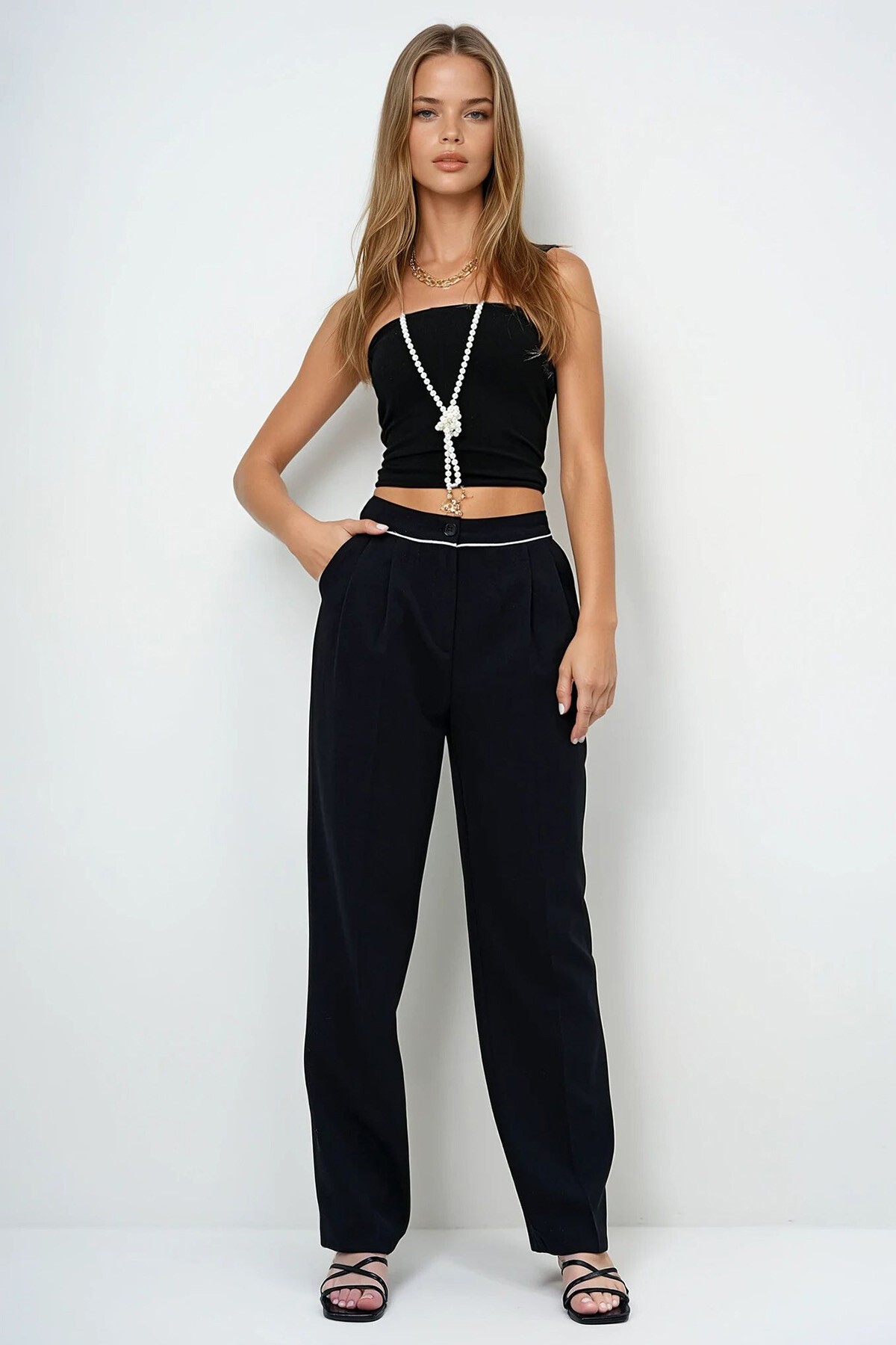 Siyah Çift Cepli Biye Detaylı Piliseli Palazzo Dokuma Pantolon