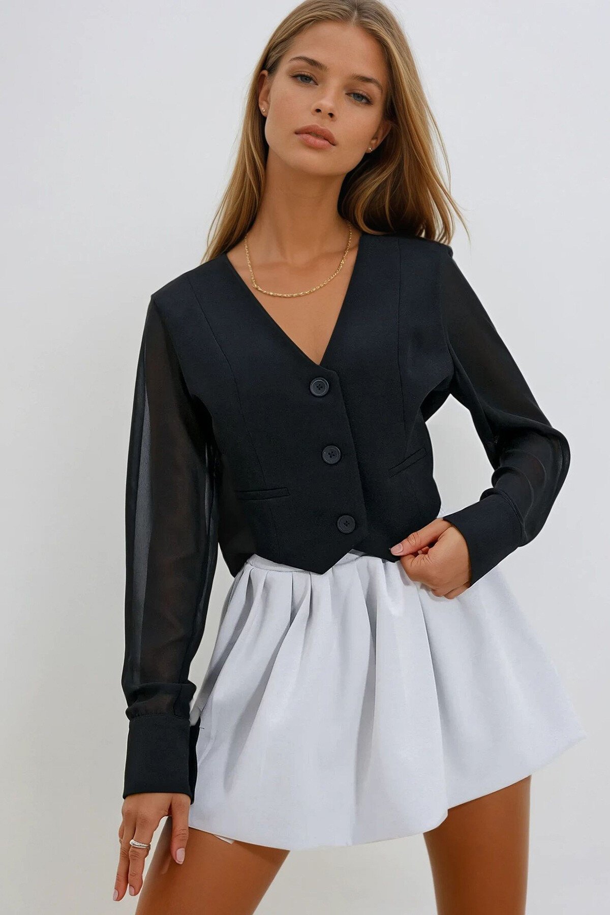 Siyah Çift Cepli Kolları Dantelli Bluz