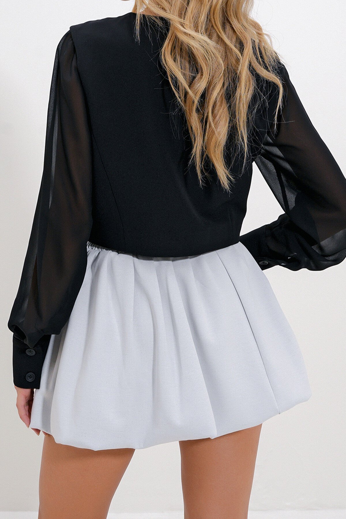 Siyah Çift Cepli Kolları Dantelli Bluz