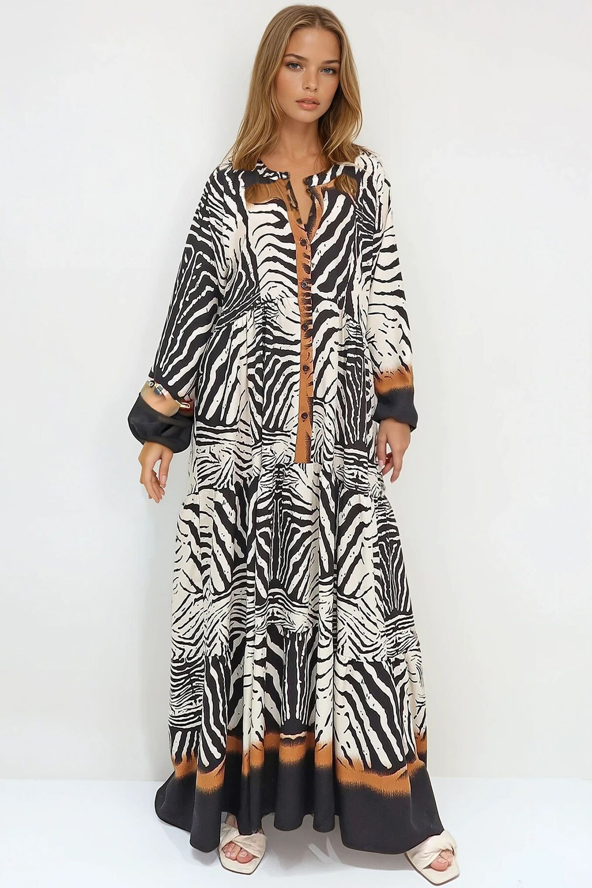 Siyah Desenli Hakim Yaka Şal Desenli Maxi Boy Elbise