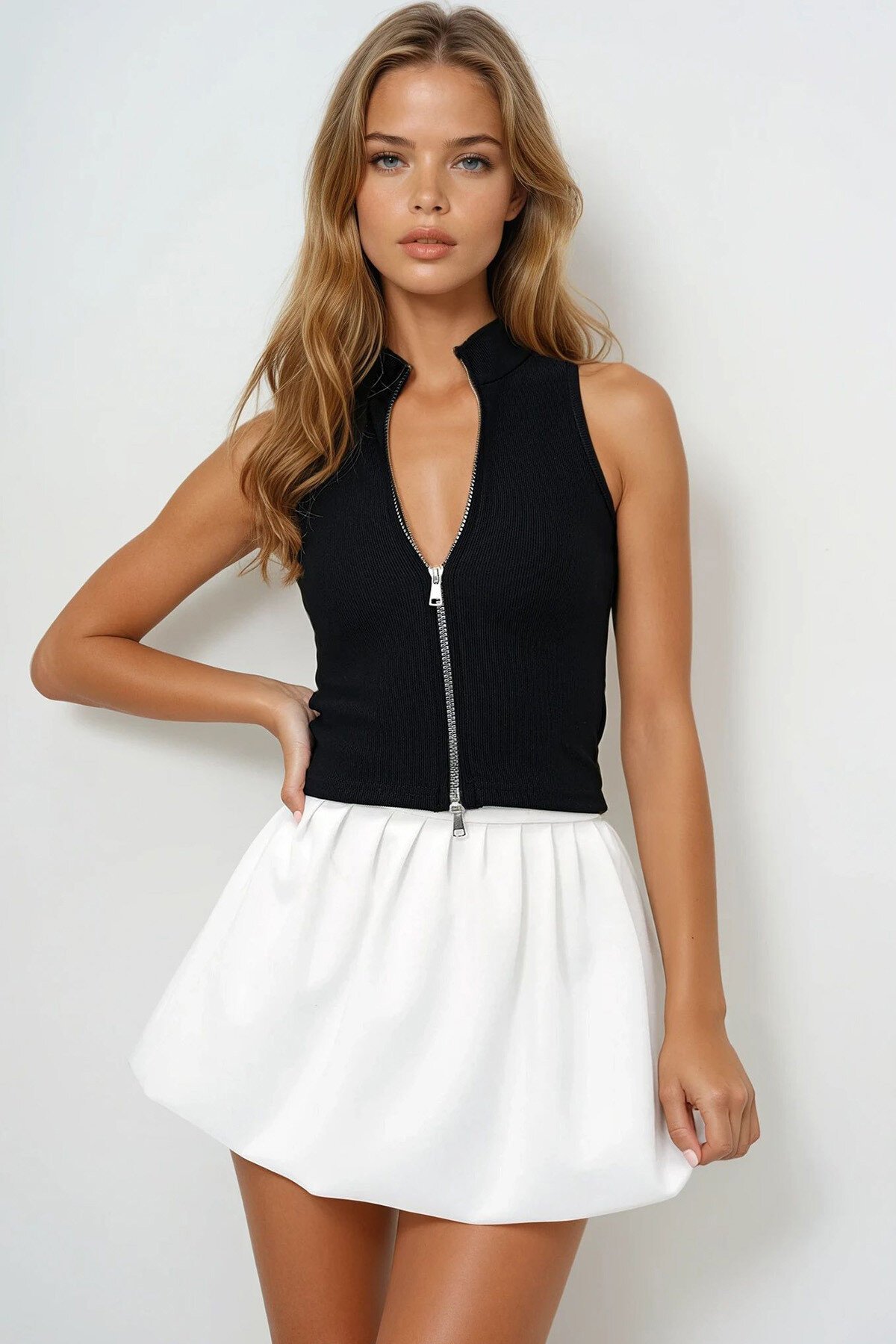 Siyah Dik Yaka Fermuarlı Ottoban Crop Bluz