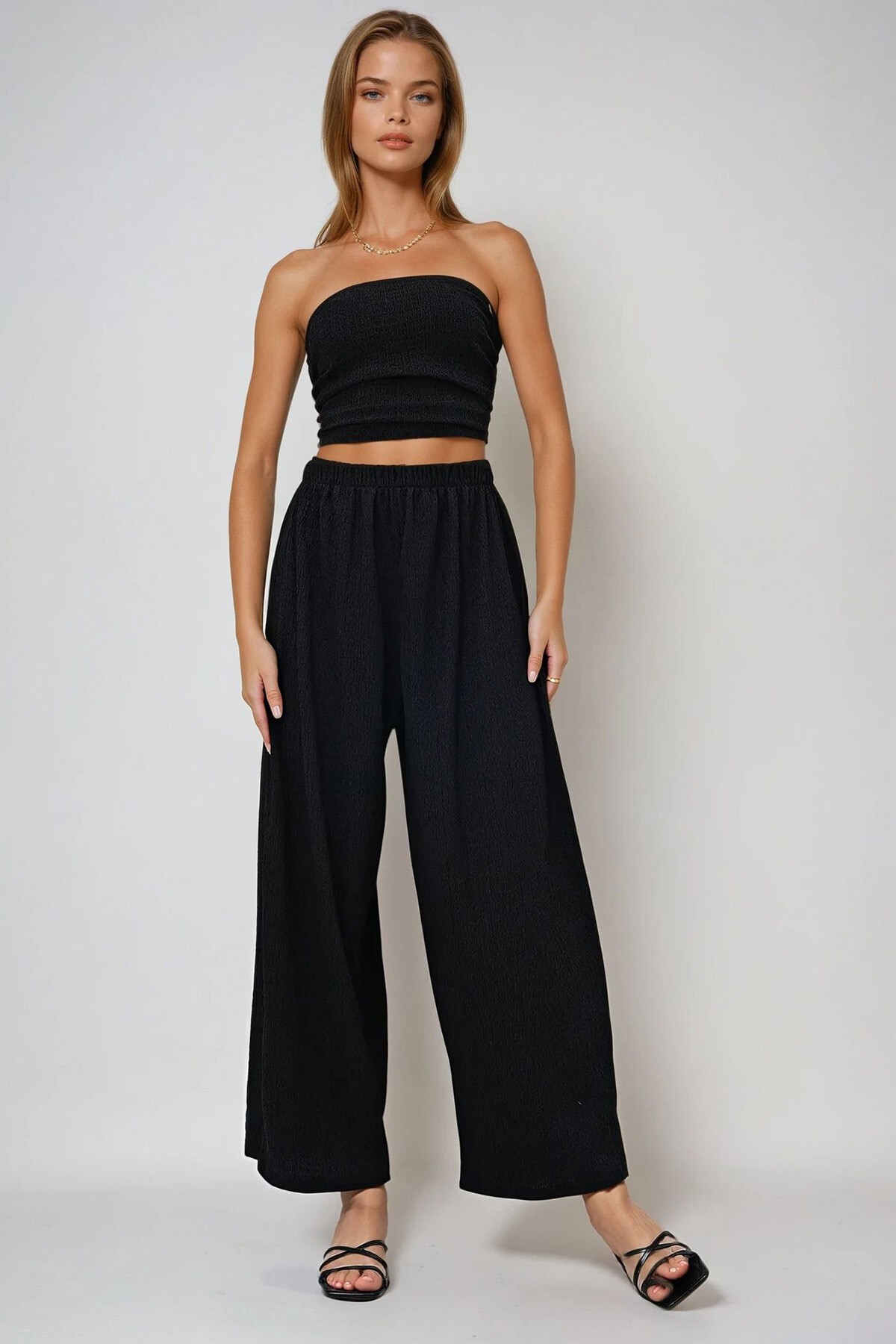 Siyah Dokulu Yanları Drapeli Straplez Crop Bluz Ve Pantolon Takım