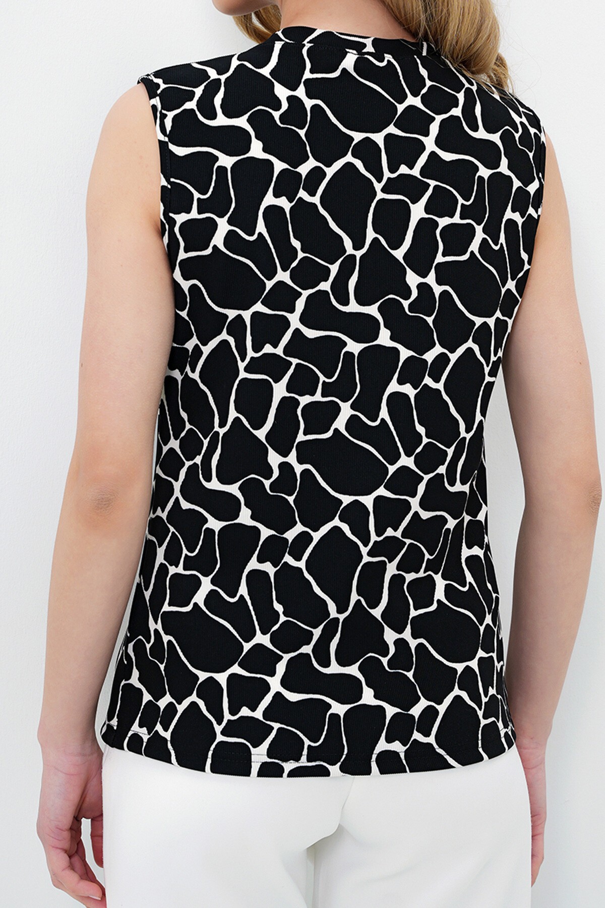 Siyah Ekru Bisiklet Yaka Gold Düğmeli Ottoban Bluz