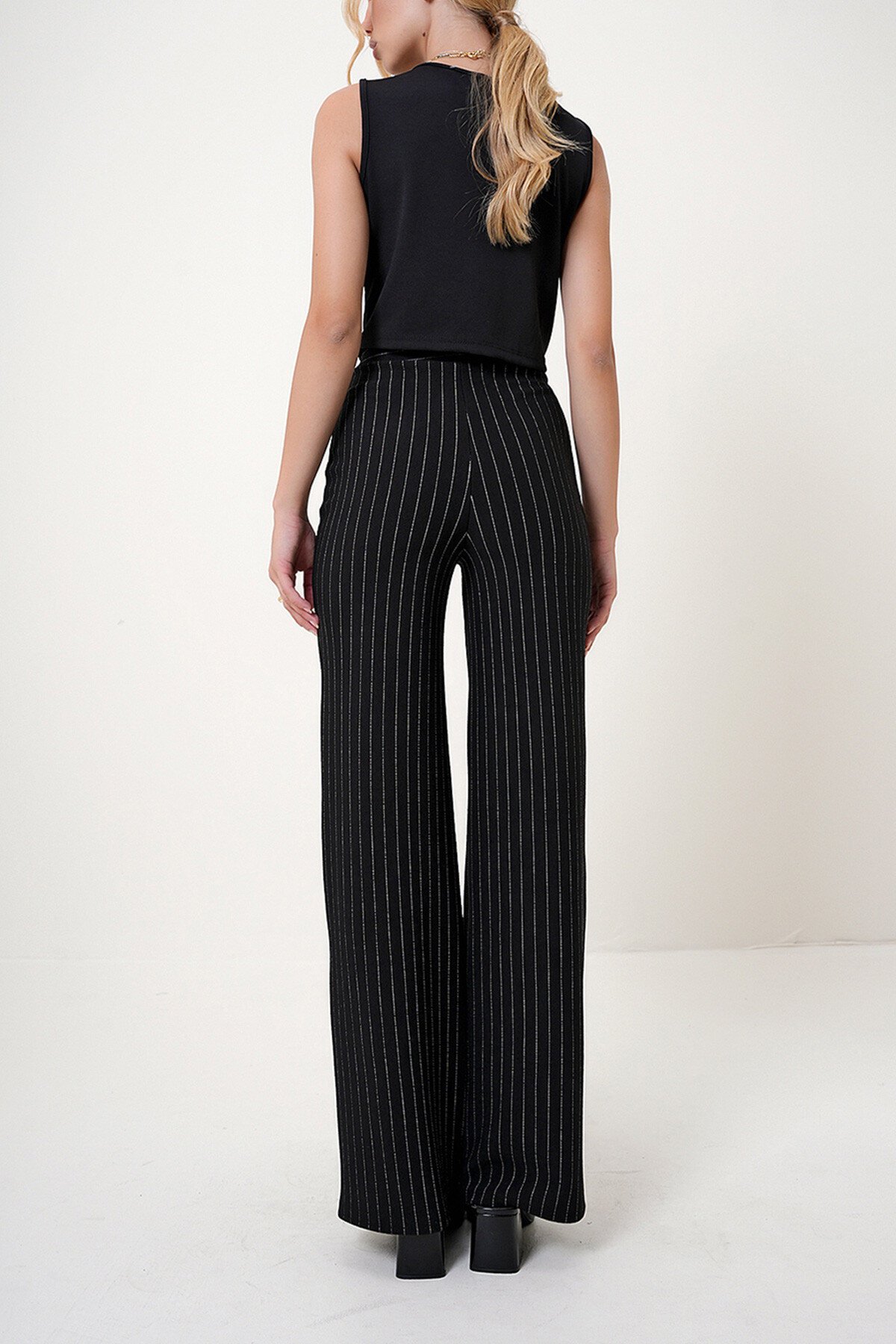 Siyah Elastik Bel Çizgili Geniş Paça Örme Pantolon