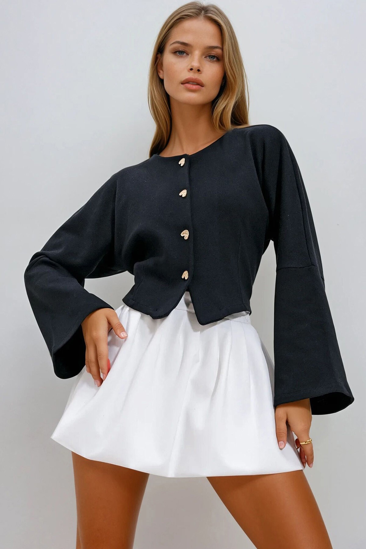 Siyah Gold Düğmeli Triko Hırka