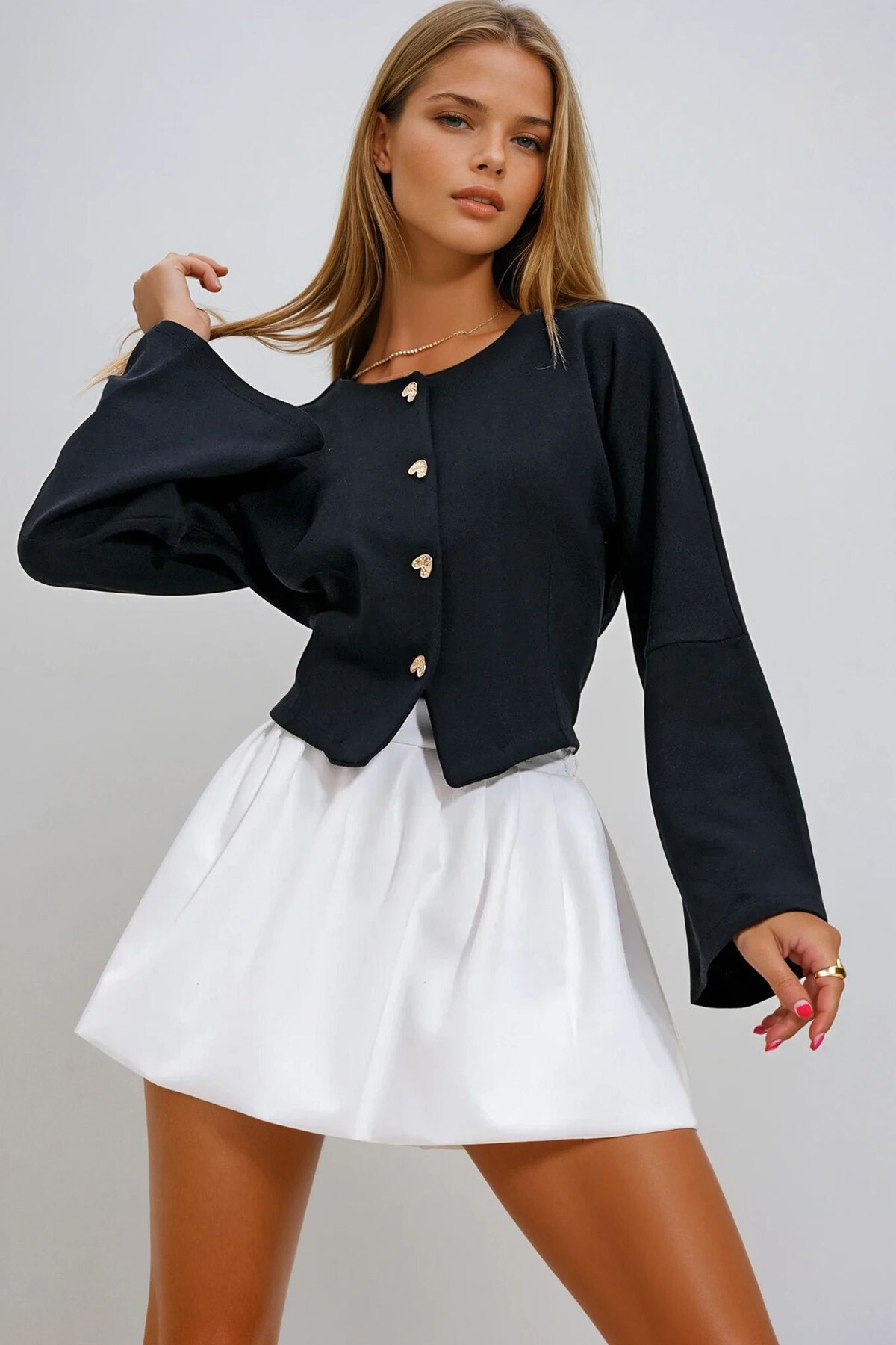 Siyah Gold Düğmeli Triko Hırka