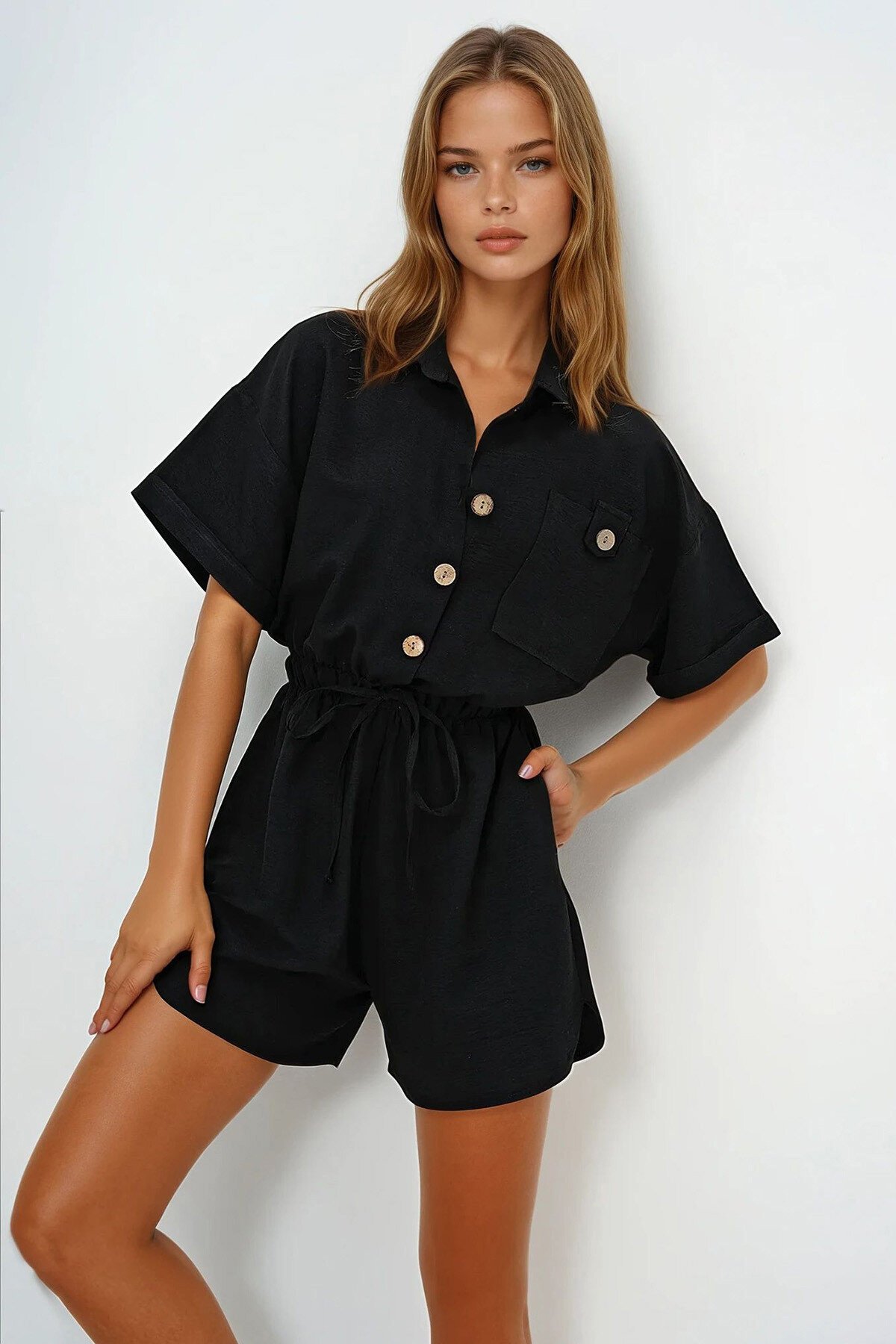 Siyah Gömlek Yaka Tek Cepli Beli Büzgülü Aerobin Şort Tulum