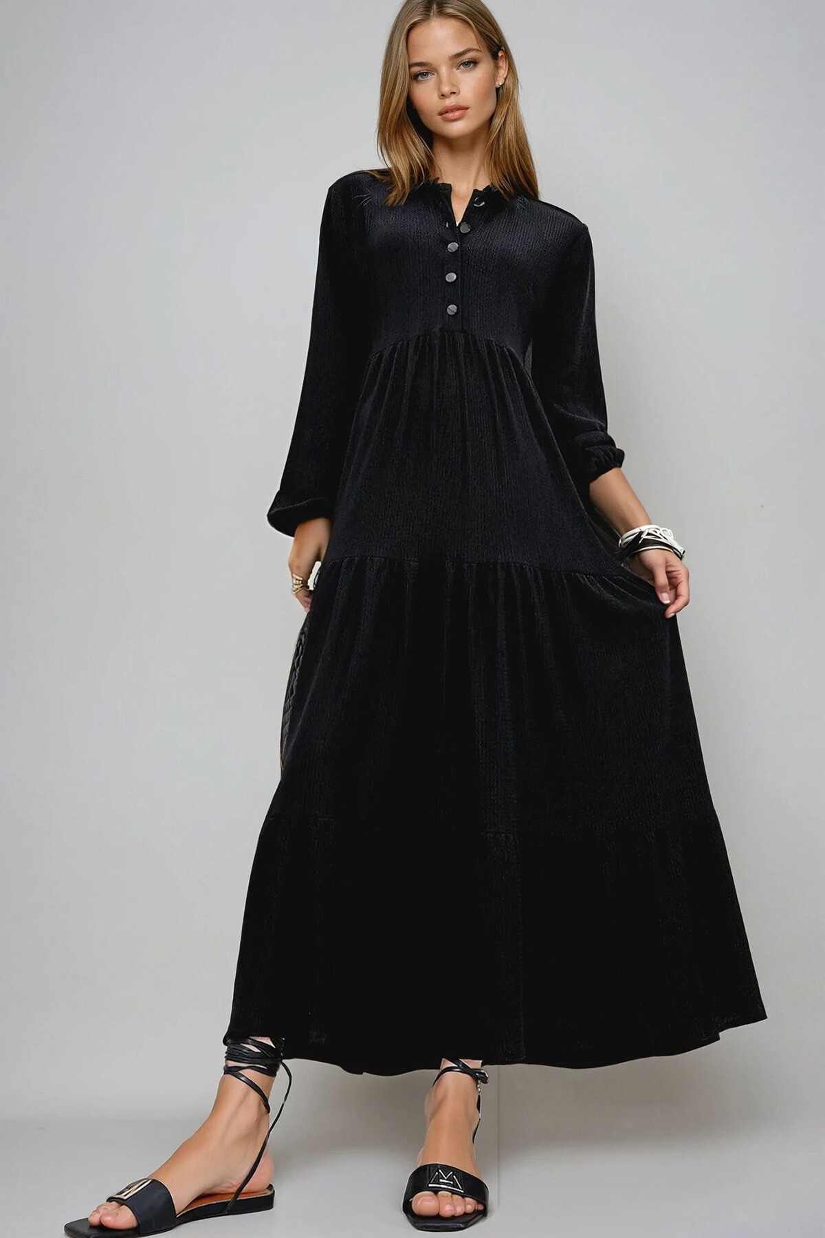 Siyah Hakim Yaka Önü Düğmeli Kat Kat Volanlı Krinkıl Elbise