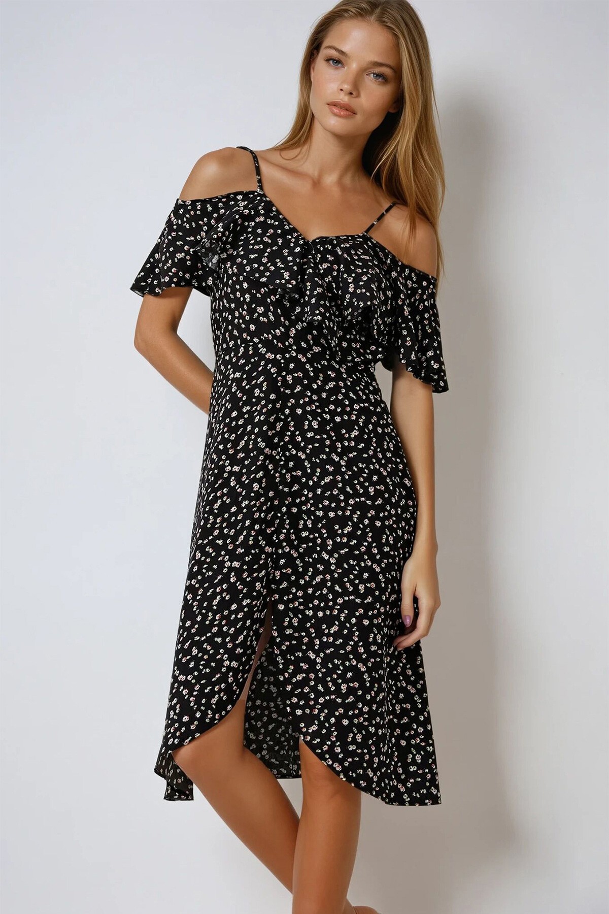 Siyah İp Askılı Önü Fırfırlı Çiçek Desenli Dokuma Elbise