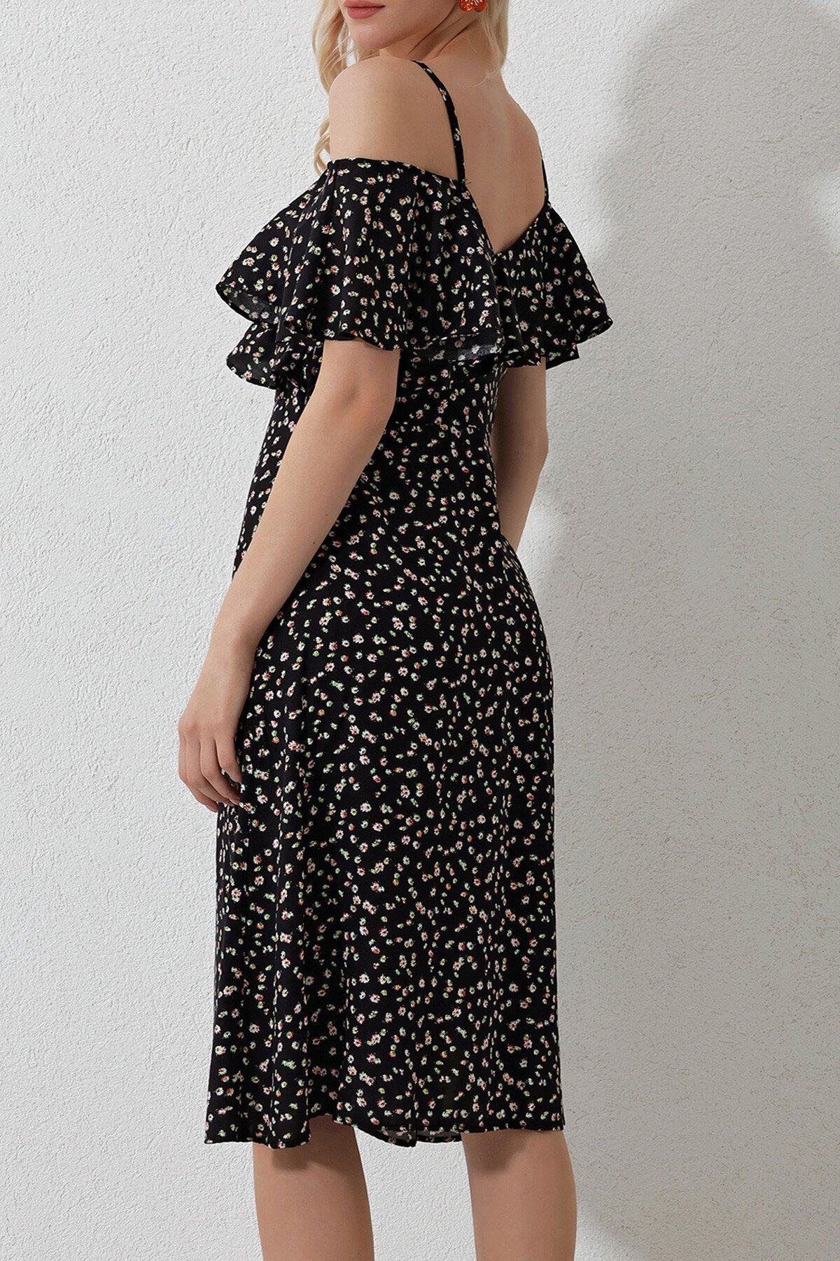 Siyah İp Askılı Önü Fırfırlı Çiçek Desenli Dokuma Elbise